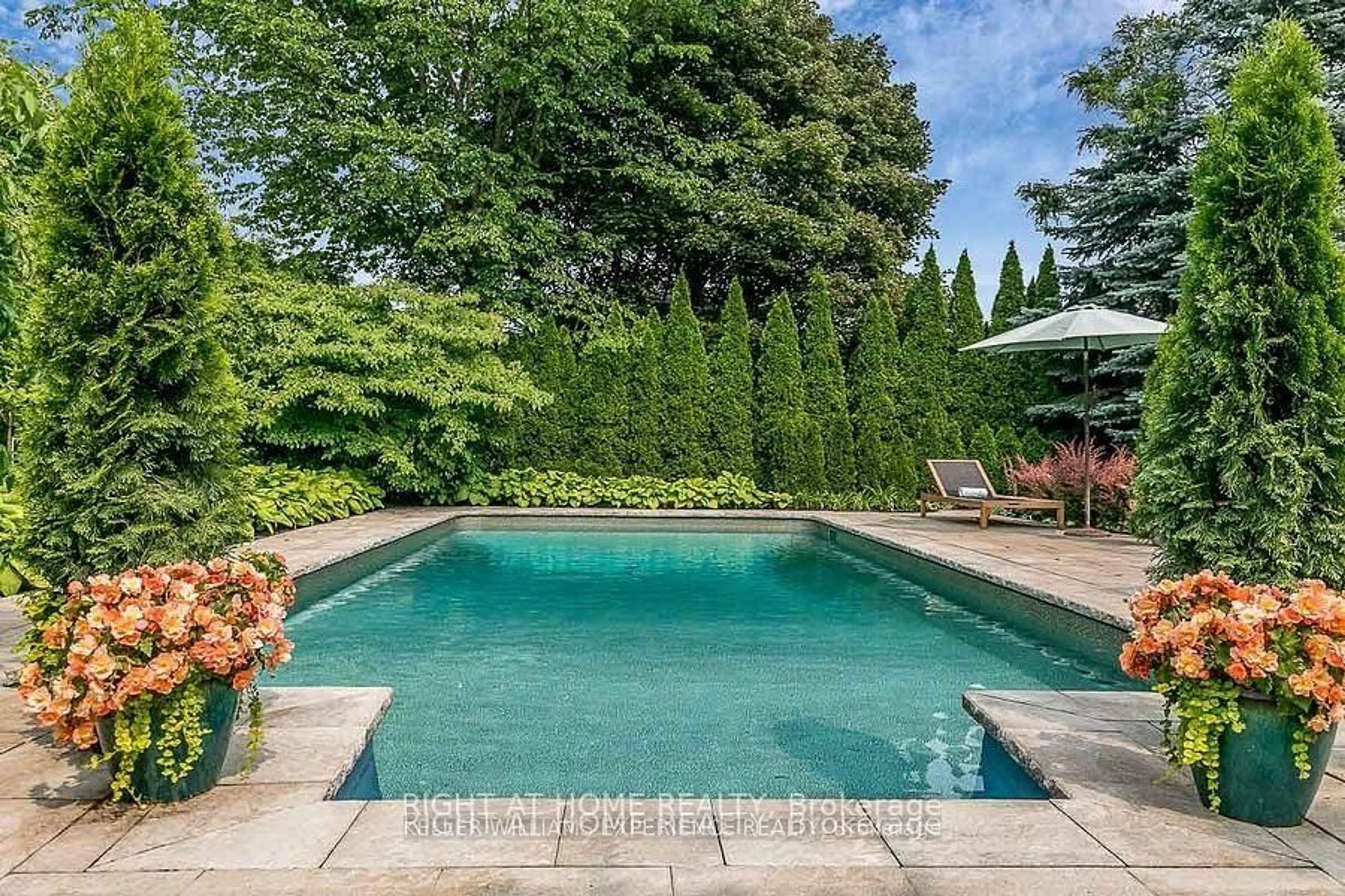 Pool for 127 Puget St, Barrie Ontario L4M 4N6