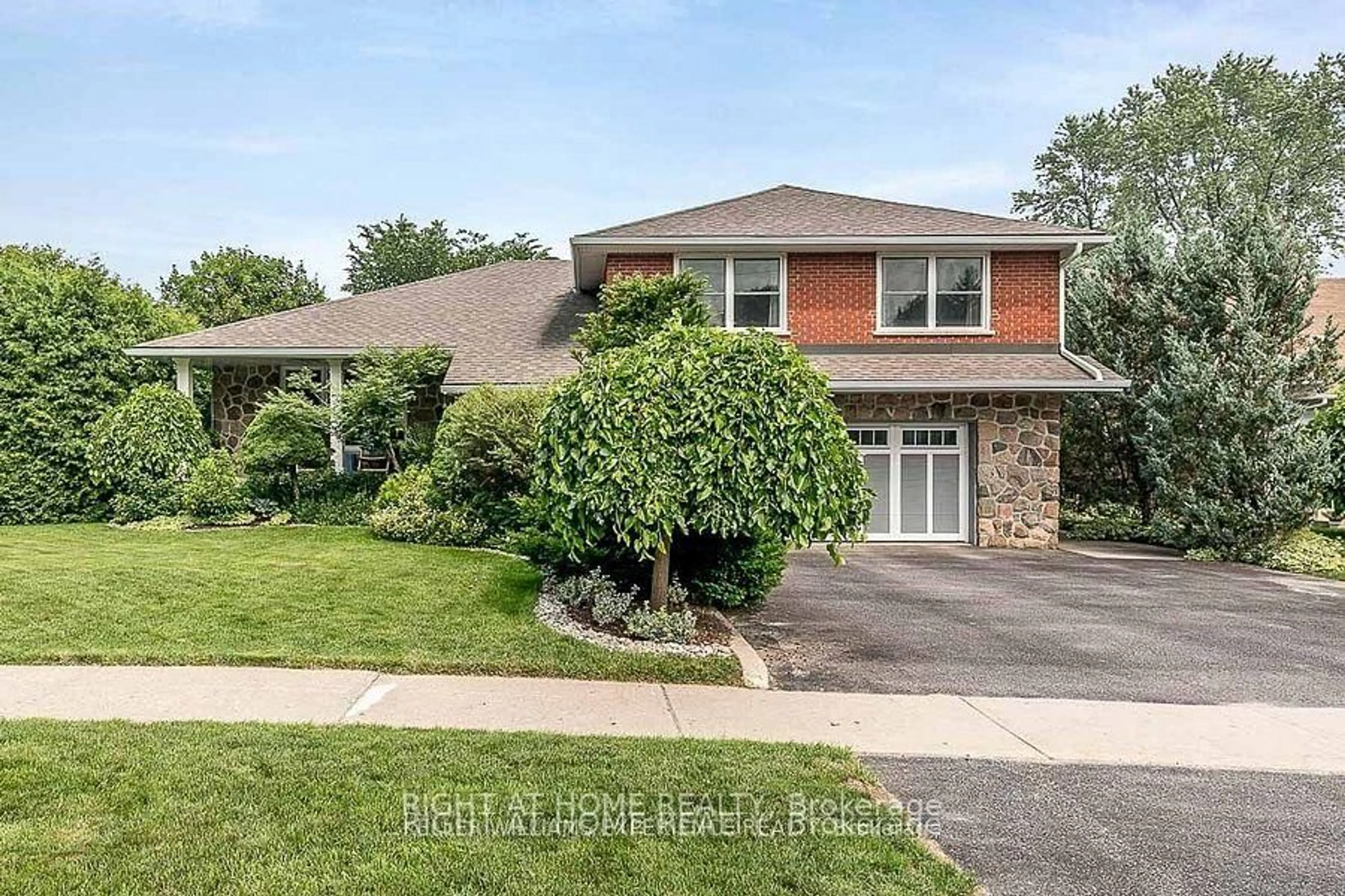 Home with brick exterior material, street for 127 Puget St, Barrie Ontario L4M 4N6