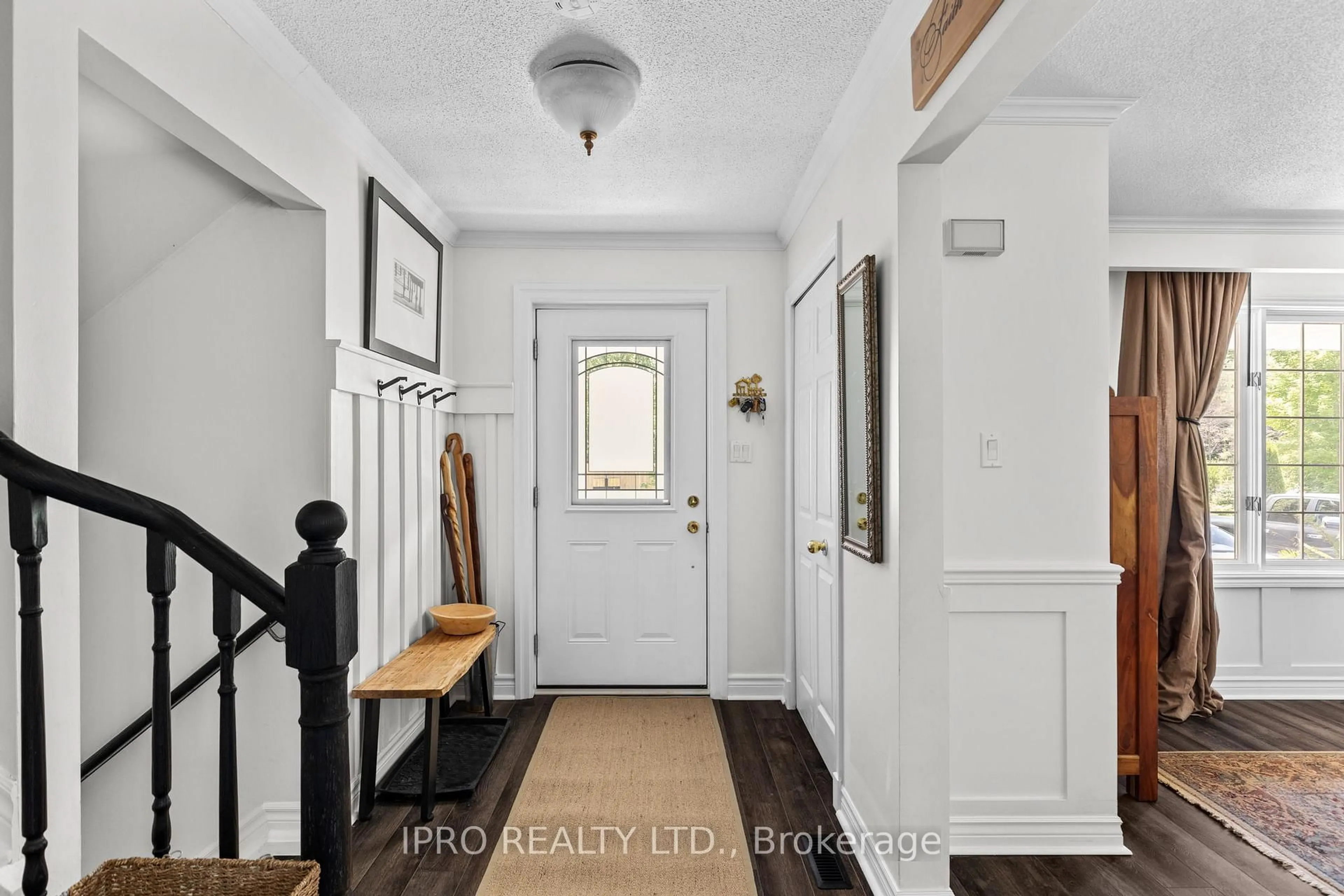 Indoor entryway for 5502 SUNNIDALE TOSORONTIO TOWNLINE, Clearview Ontario L0M 1N0