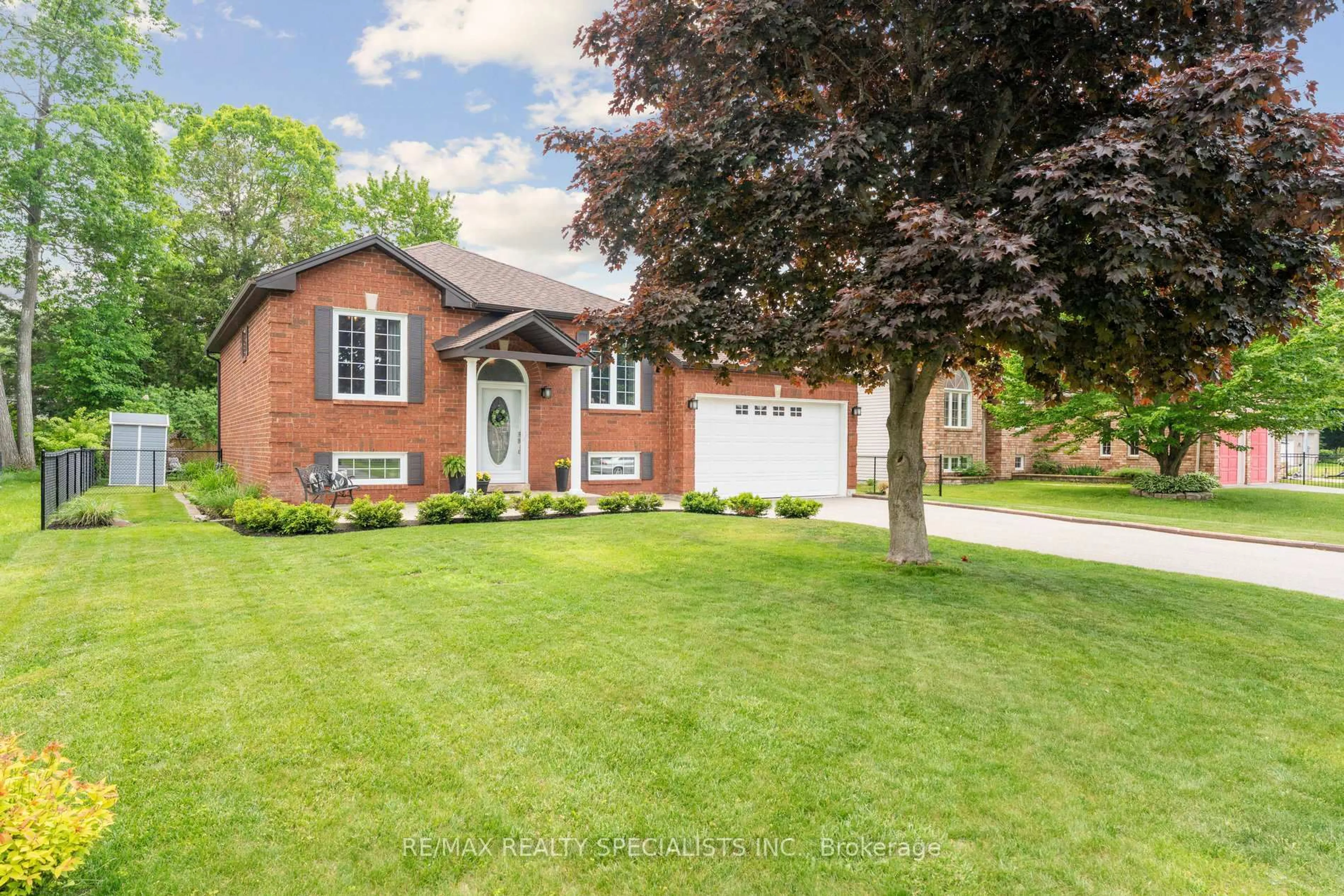 Home with brick exterior material, street for 6 Brouwer Cres, Wasaga Beach Ontario L9Z 1L8
