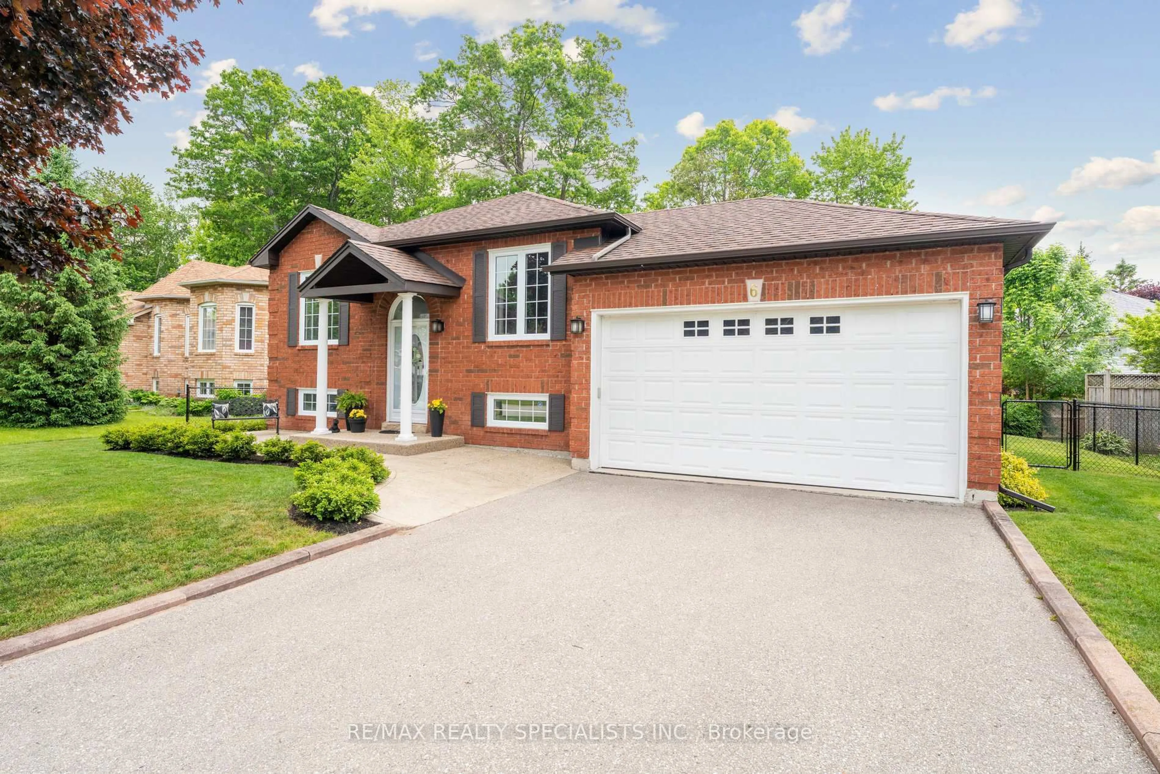 Home with brick exterior material, street for 6 Brouwer Cres, Wasaga Beach Ontario L9Z 1L8