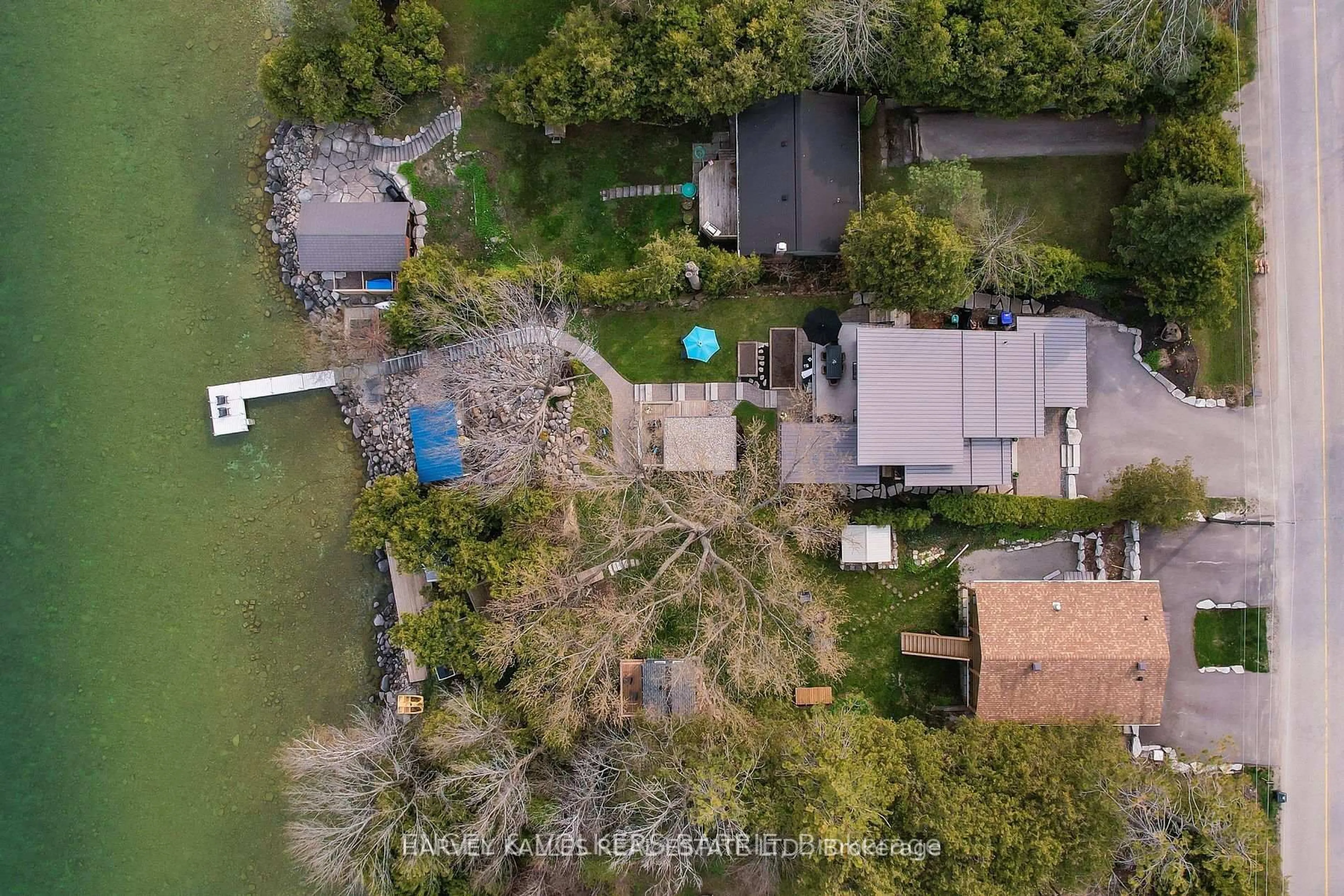 A pic from outside/outdoor area/front of a property/back of a property/a pic from drone, street for 2369 Lakeshore Rd, Oro-Medonte Ontario L0L 1T0