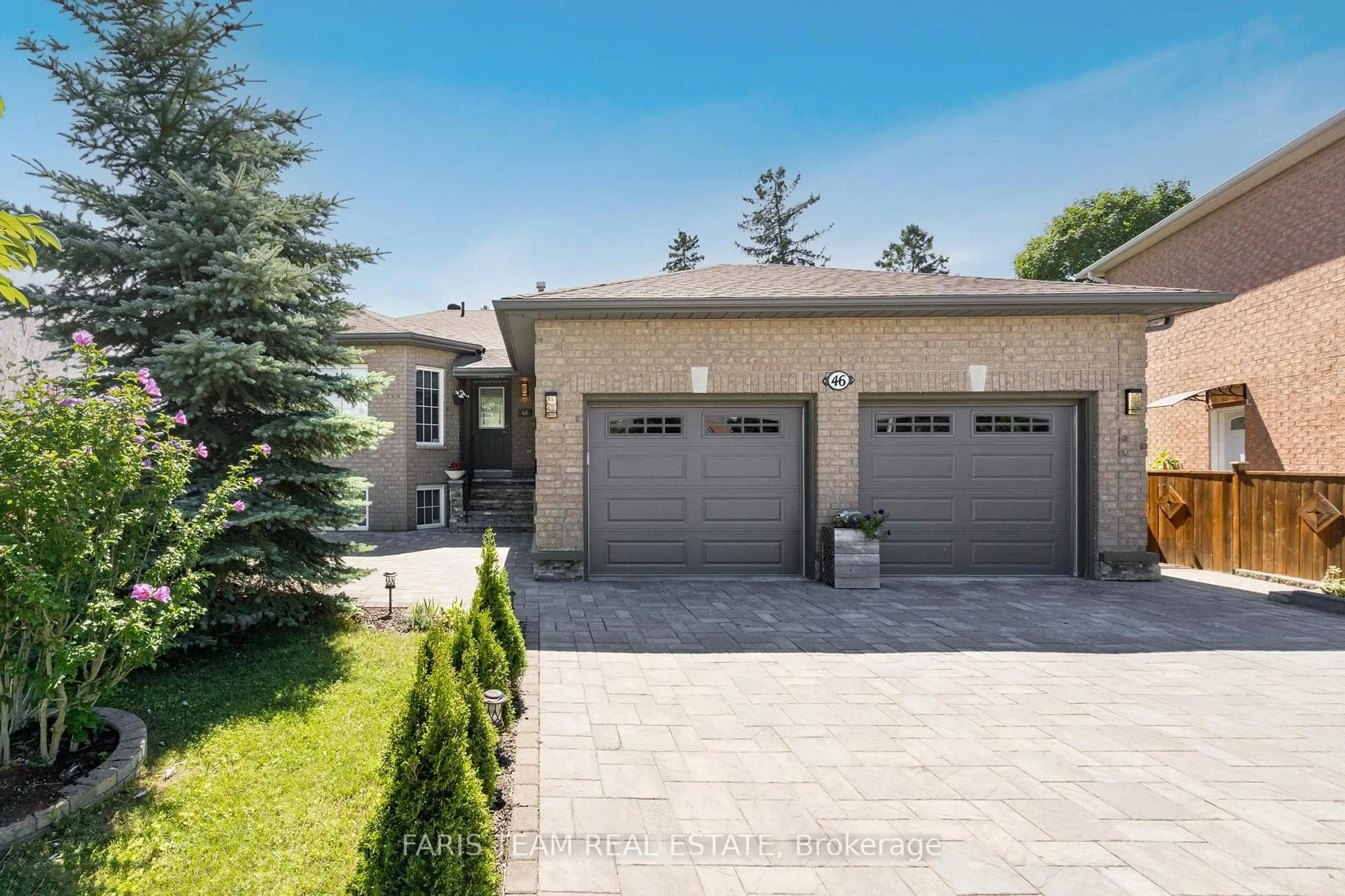 Home with brick exterior material, street for 46 Kell Pl, Barrie Ontario L4N 9K5