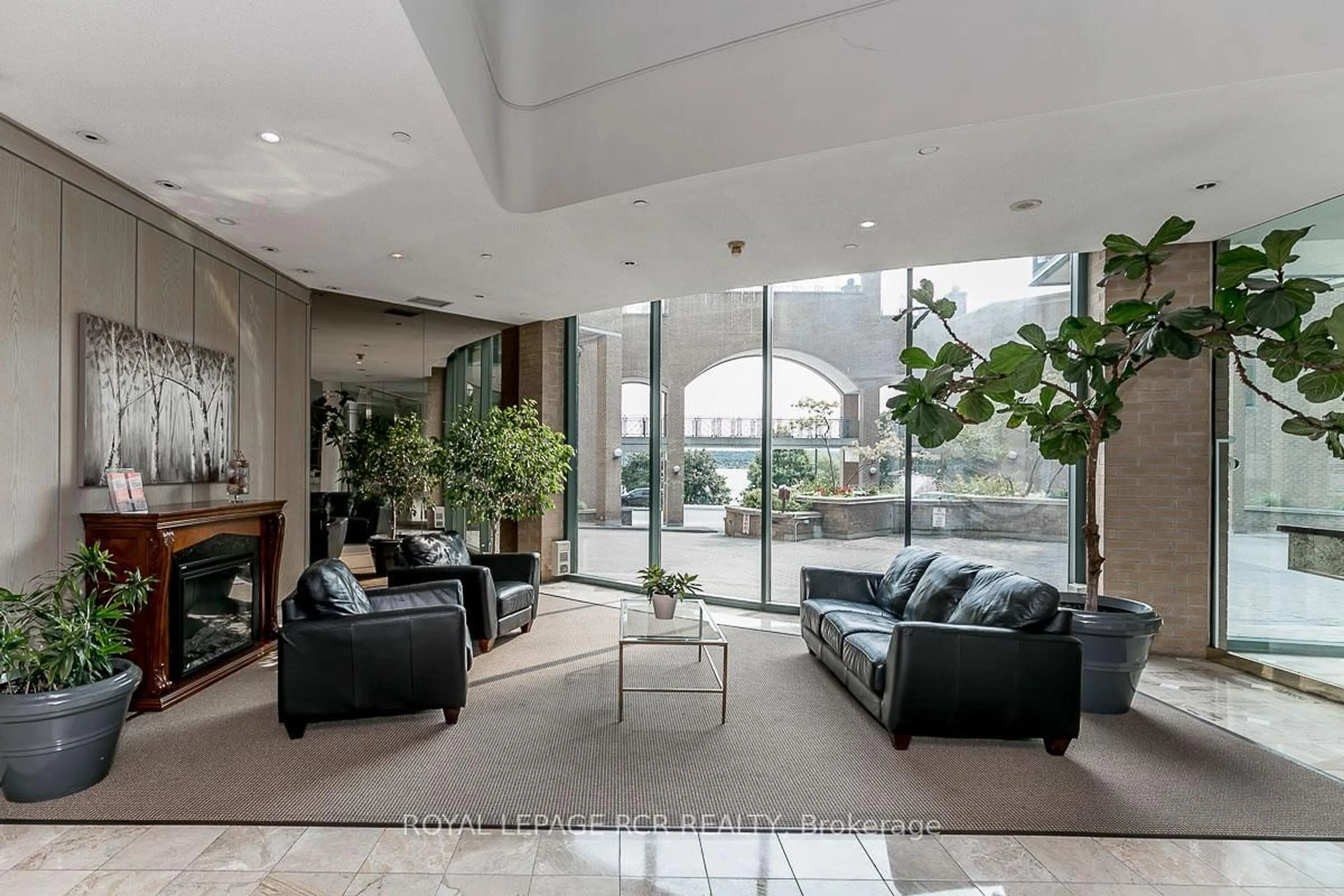 Lobby for 150 Dunlop St #701, Barrie Ontario L4M 6H1