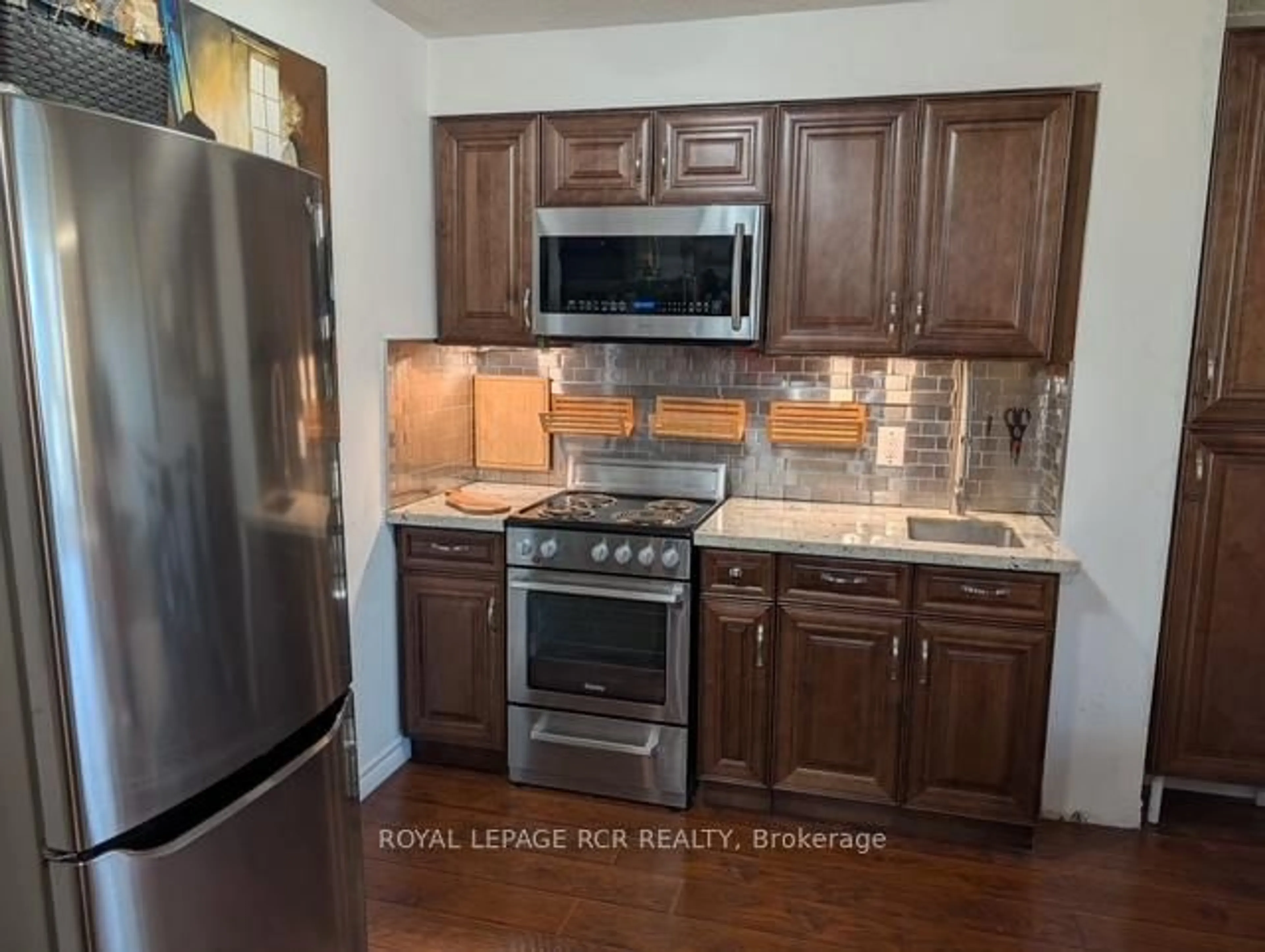 Standard kitchen, unknown for 150 Dunlop St #701, Barrie Ontario L4M 6H1