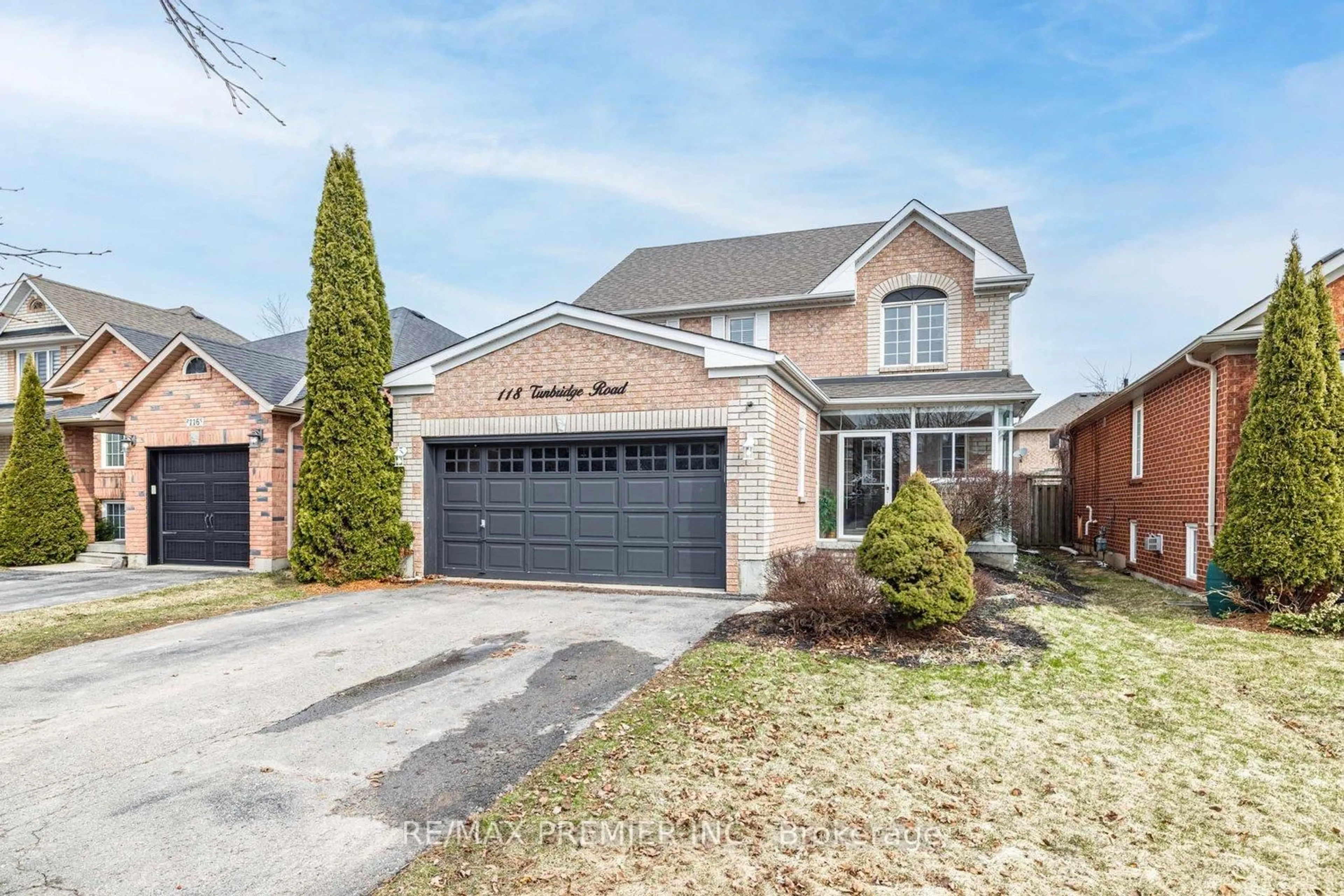 Home with brick exterior material, street for 118 Tunbridge Rd, Barrie Ontario L4M 6T1
