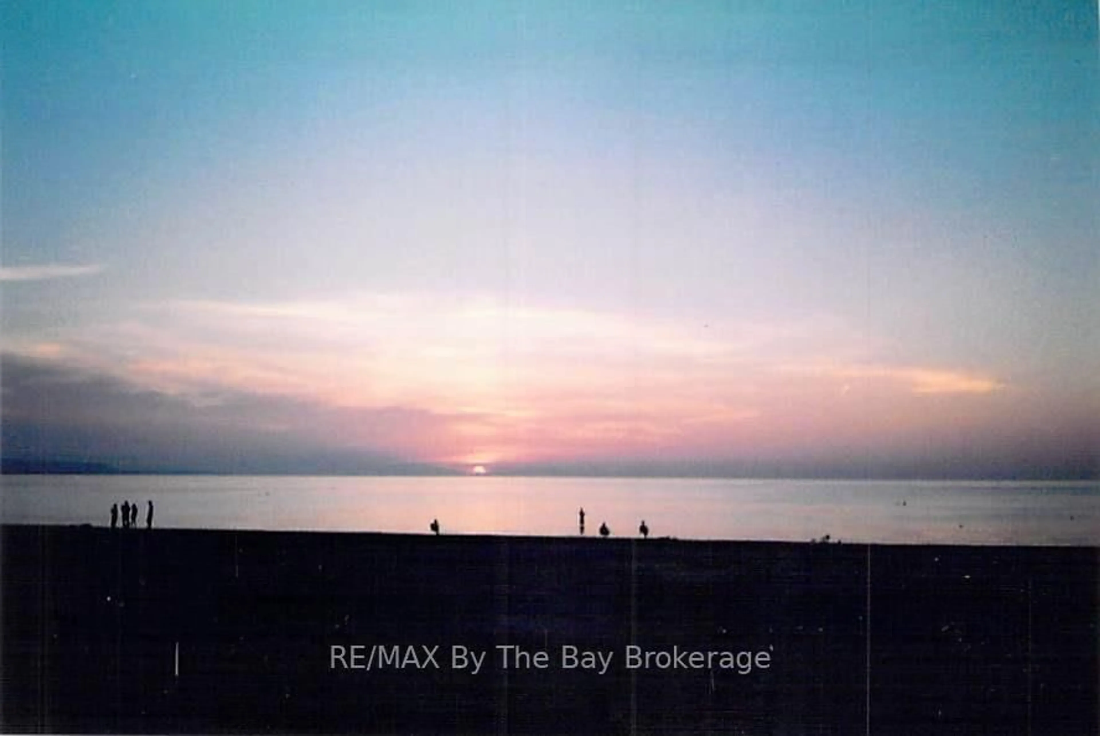 Blurry image for 5 29th St #3, Wasaga Beach Ontario L9Z 2E1