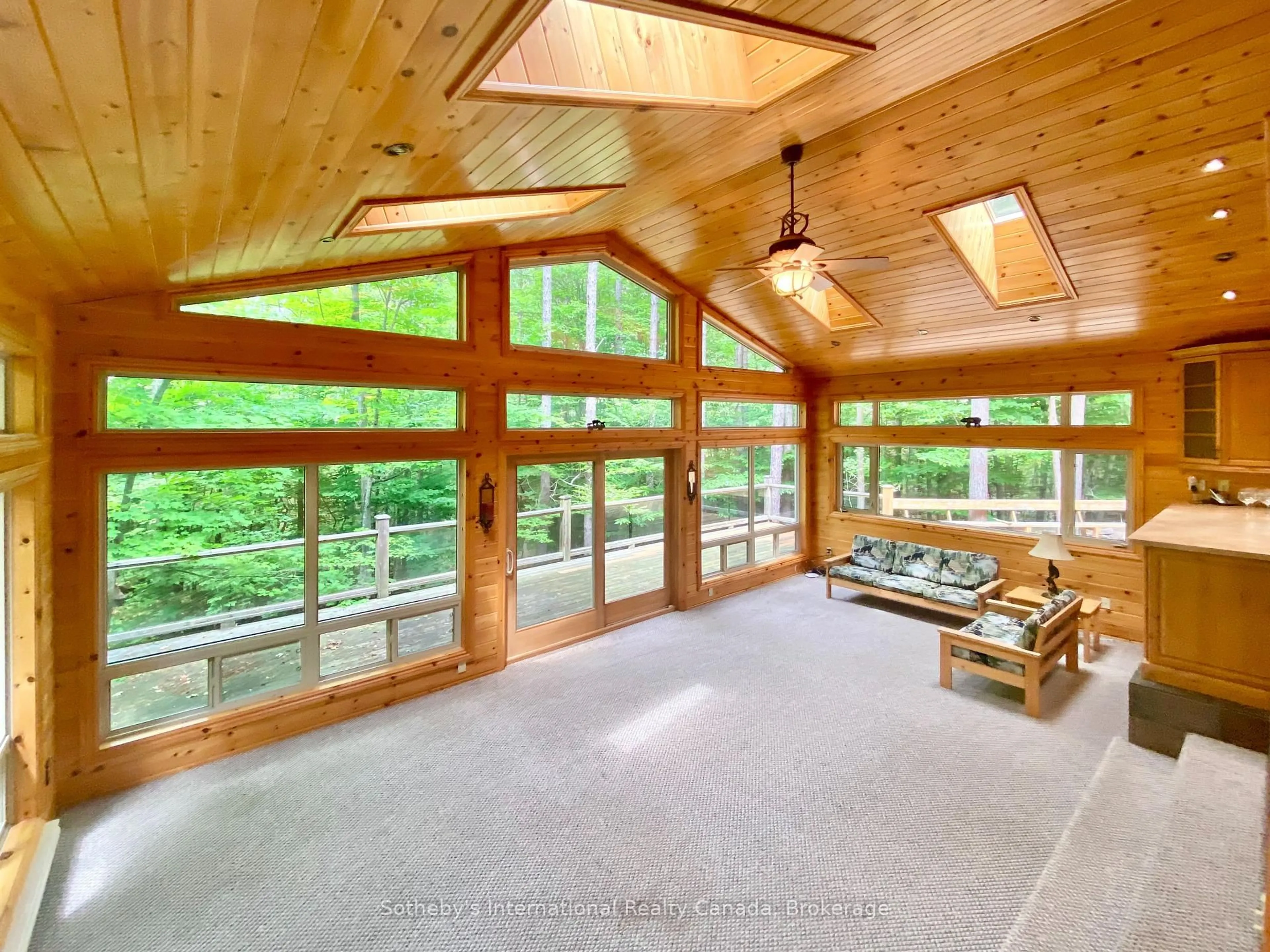 Indoor foyer for 4 Amik Lane, Christian Island 30 Ontario L9M 0A9
