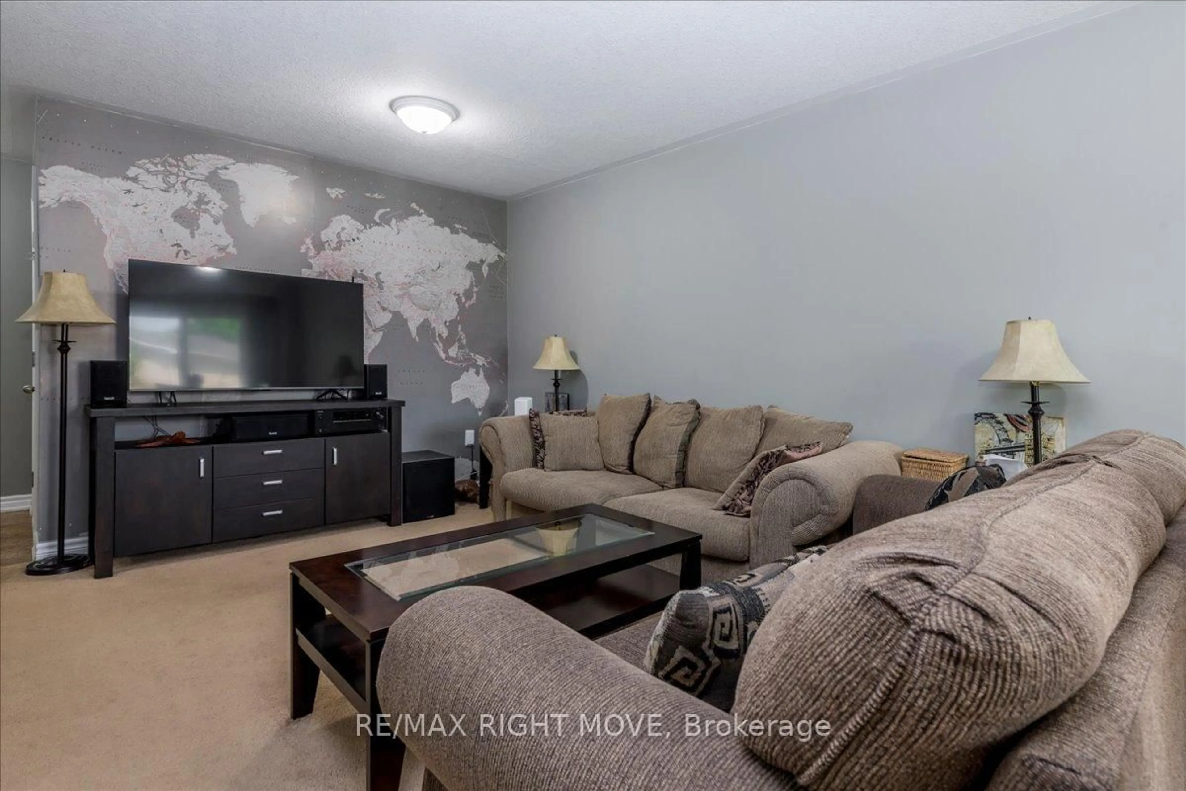 Living room with furniture, unknown for 62 Michelle Dr, Orillia Ontario L3V 1J5