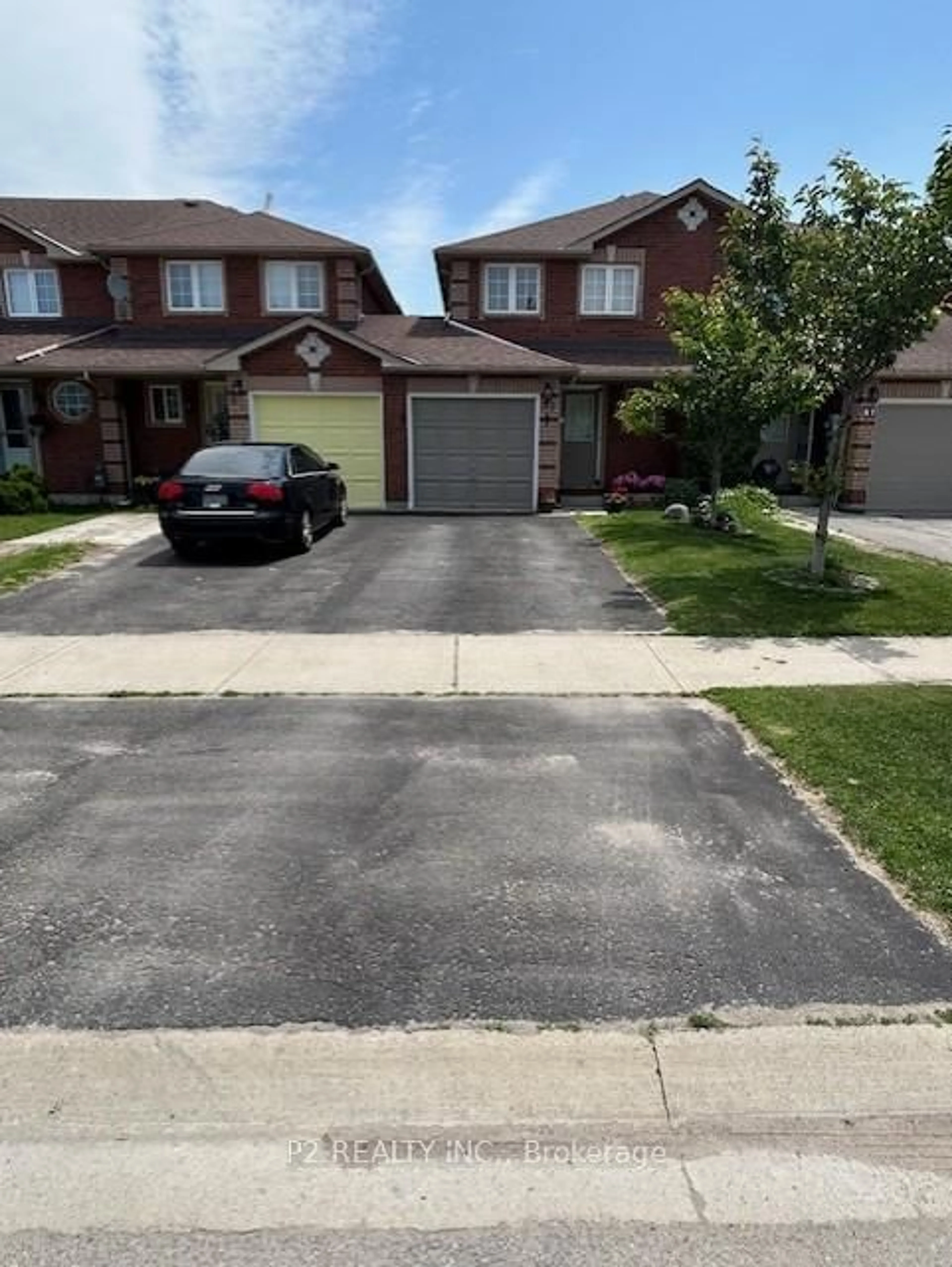 A pic from outside/outdoor area/front of a property/back of a property/a pic from drone, street for 55 Srigley St, Barrie Ontario L4N 0L7