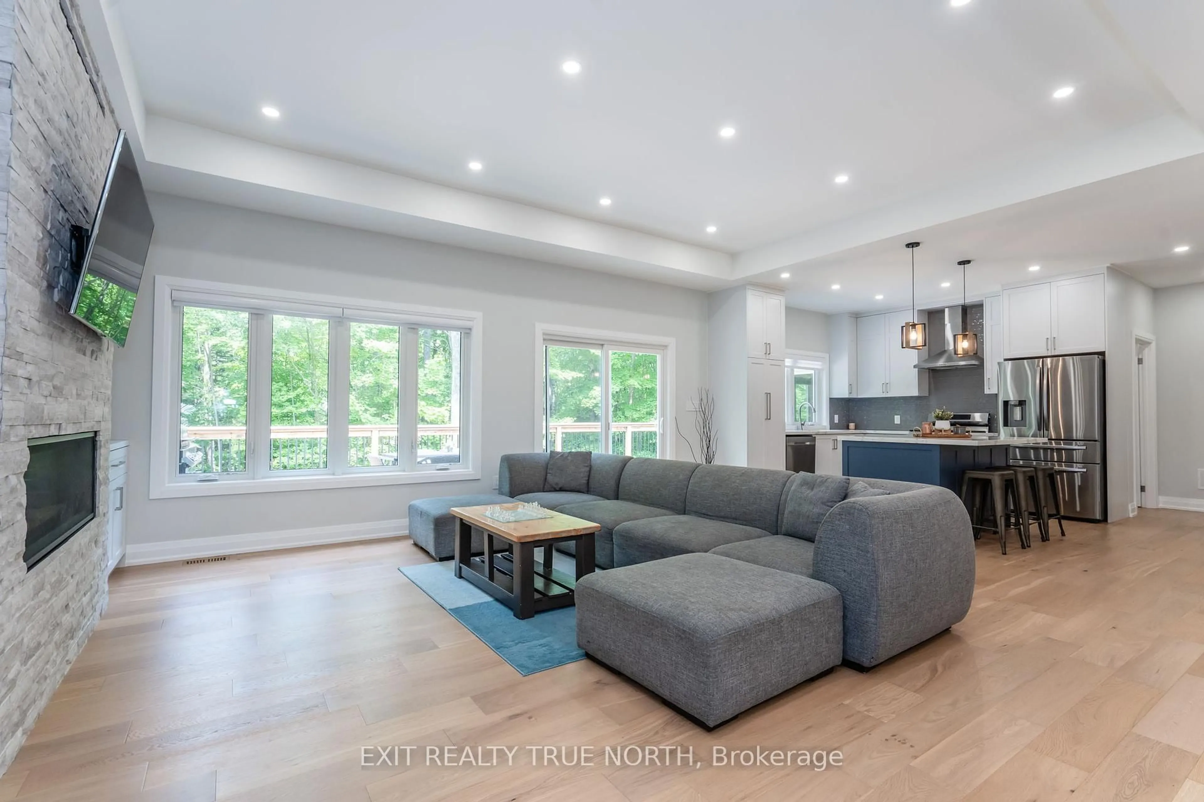 Living room with furniture, unknown for 185 Desroches Tr, Tiny Ontario L9M 0H9