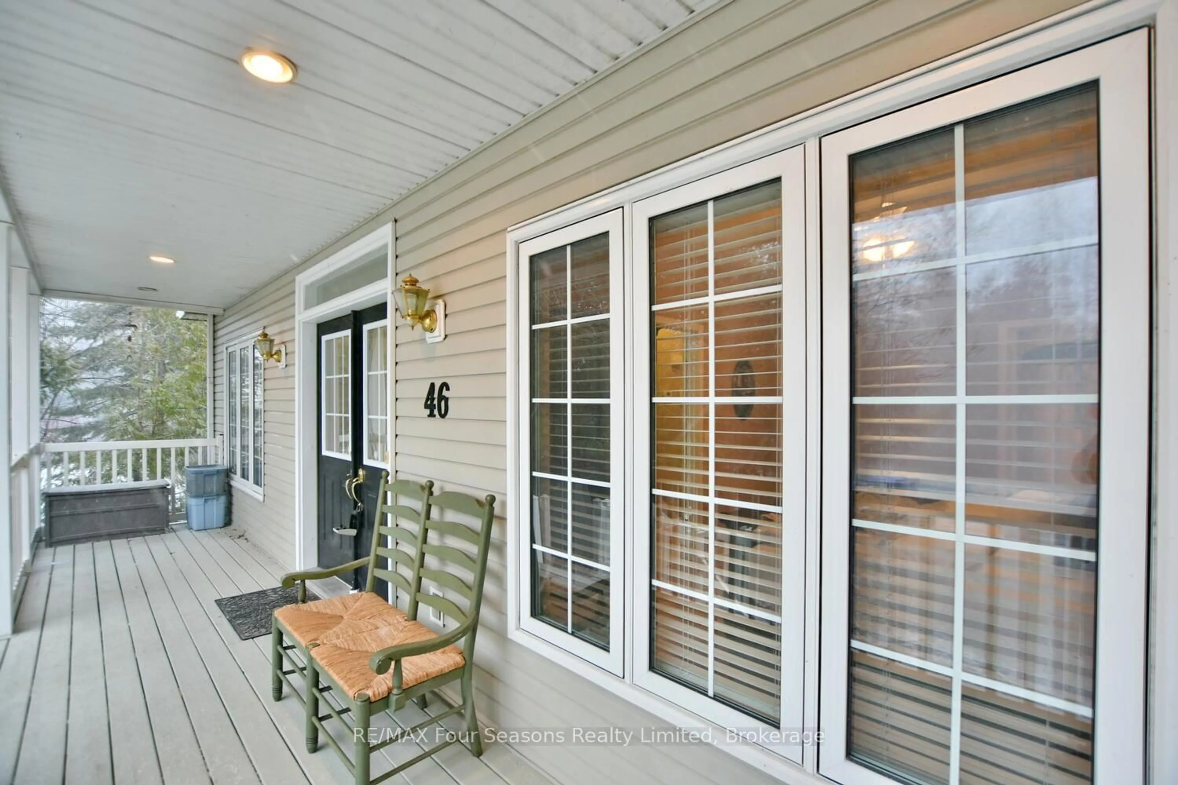 Patio, water/lake/river/ocean view for 46 William Ave, Wasaga Beach Ontario L9Z 2X3