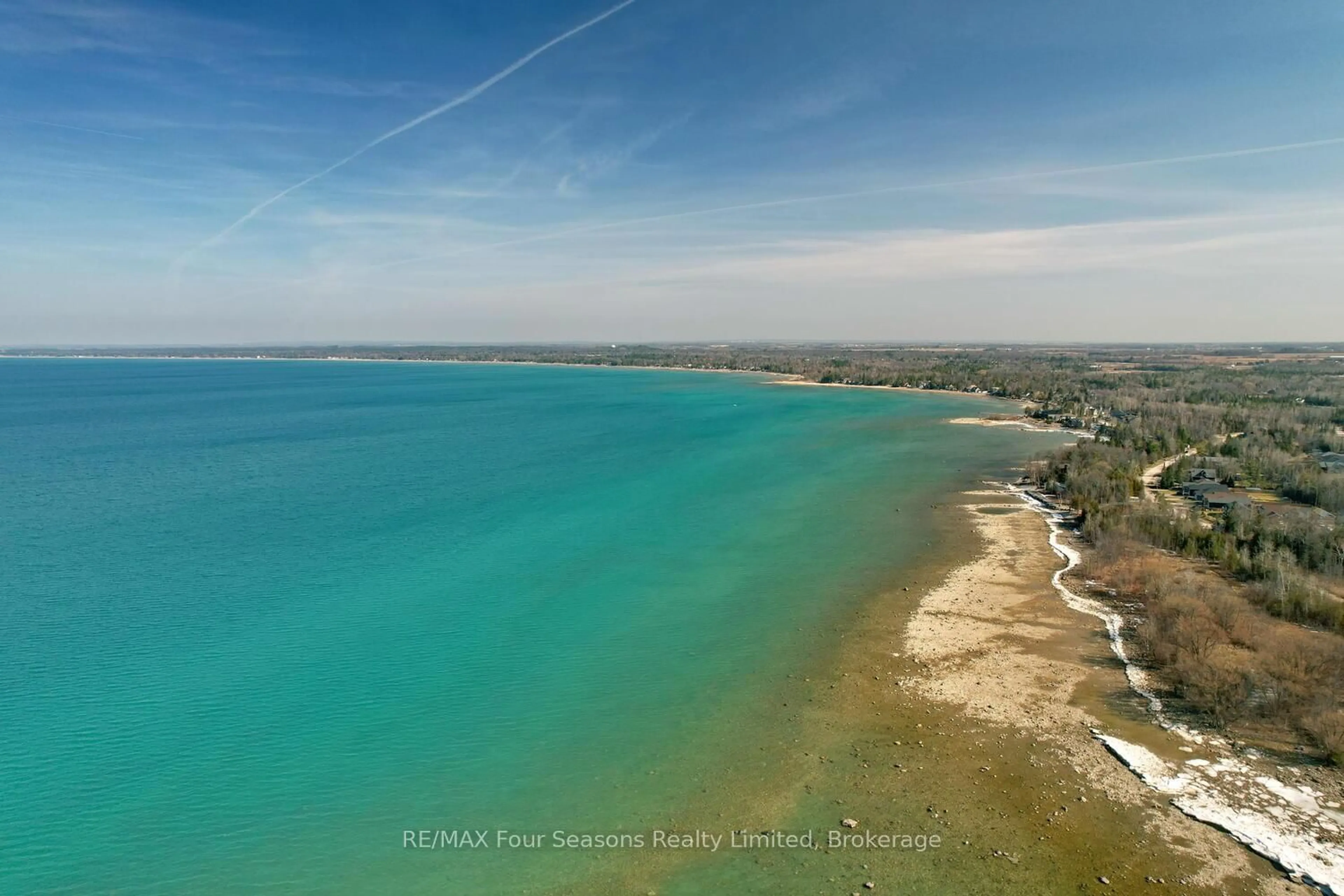 A pic from outside/outdoor area/front of a property/back of a property/a pic from drone, water/lake/river/ocean view for 46 William Ave, Wasaga Beach Ontario L9Z 2X3