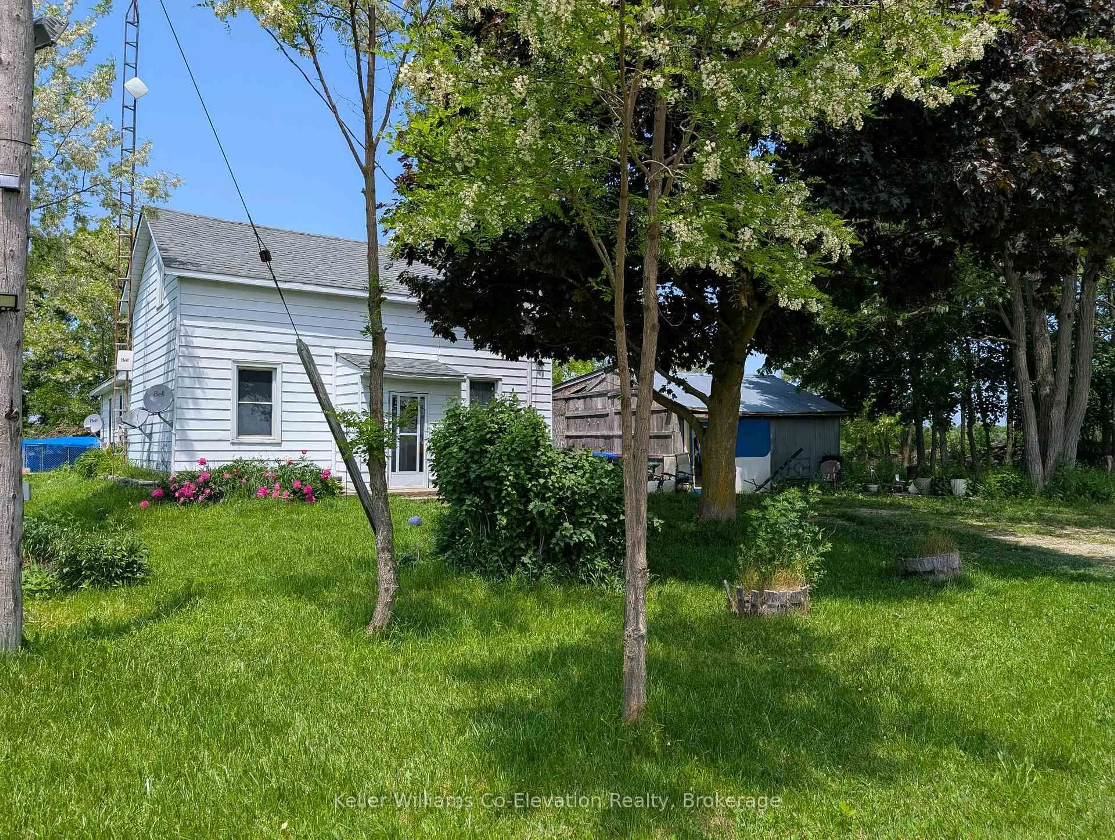 A pic from outside/outdoor area/front of a property/back of a property/a pic from drone, street for 3399 County Road 42, Clearview Ontario L0M 1G0