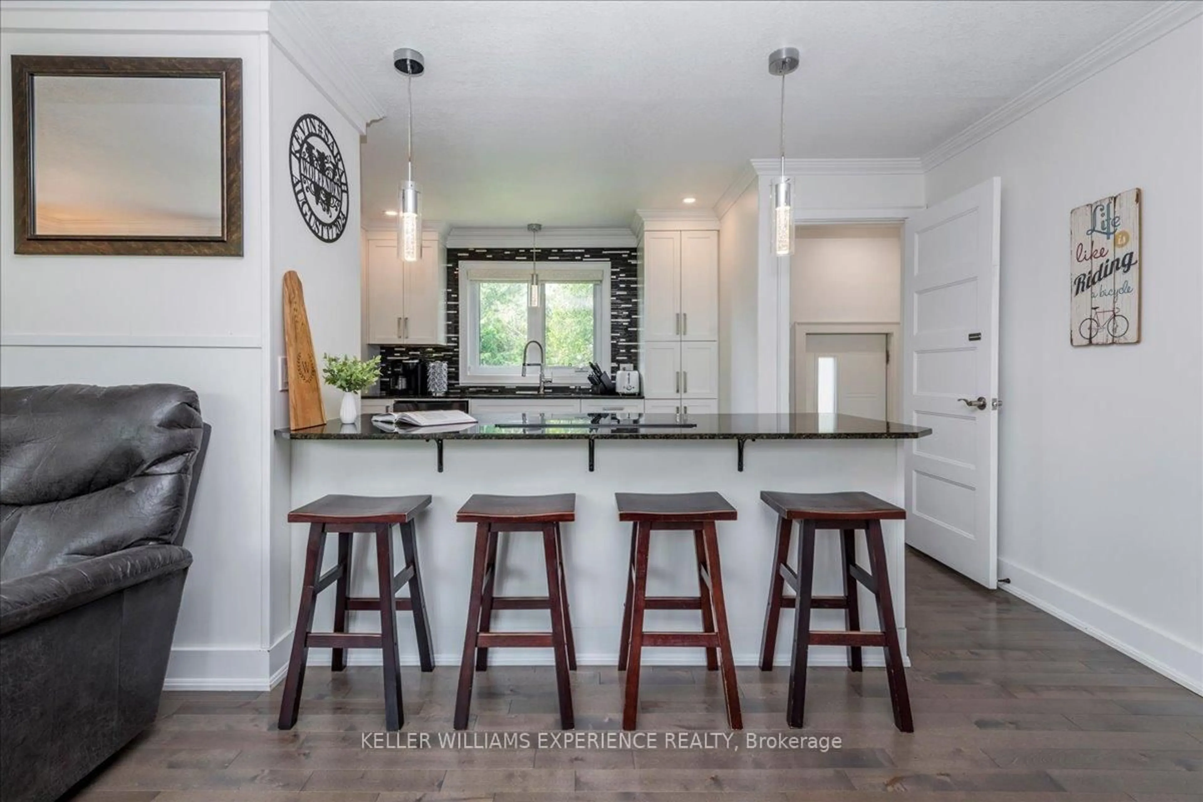 Open concept kitchen, unknown for 174 DUCKWORTH St, Barrie Ontario L4M 3W5