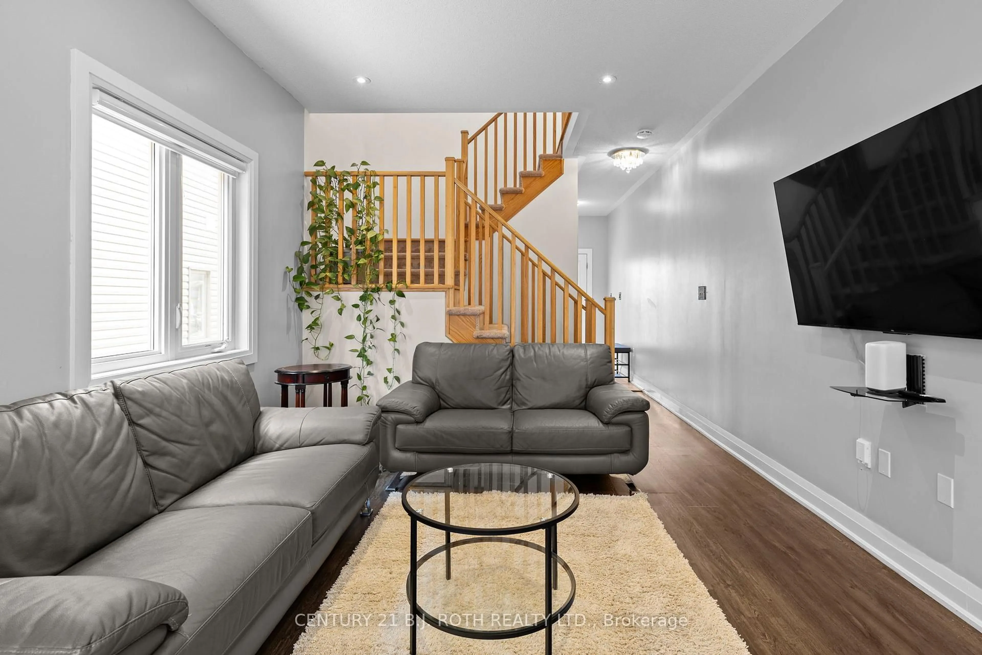 Living room with furniture, unknown for 10 ALASKAN Hts, Barrie Ontario L9J 0H9