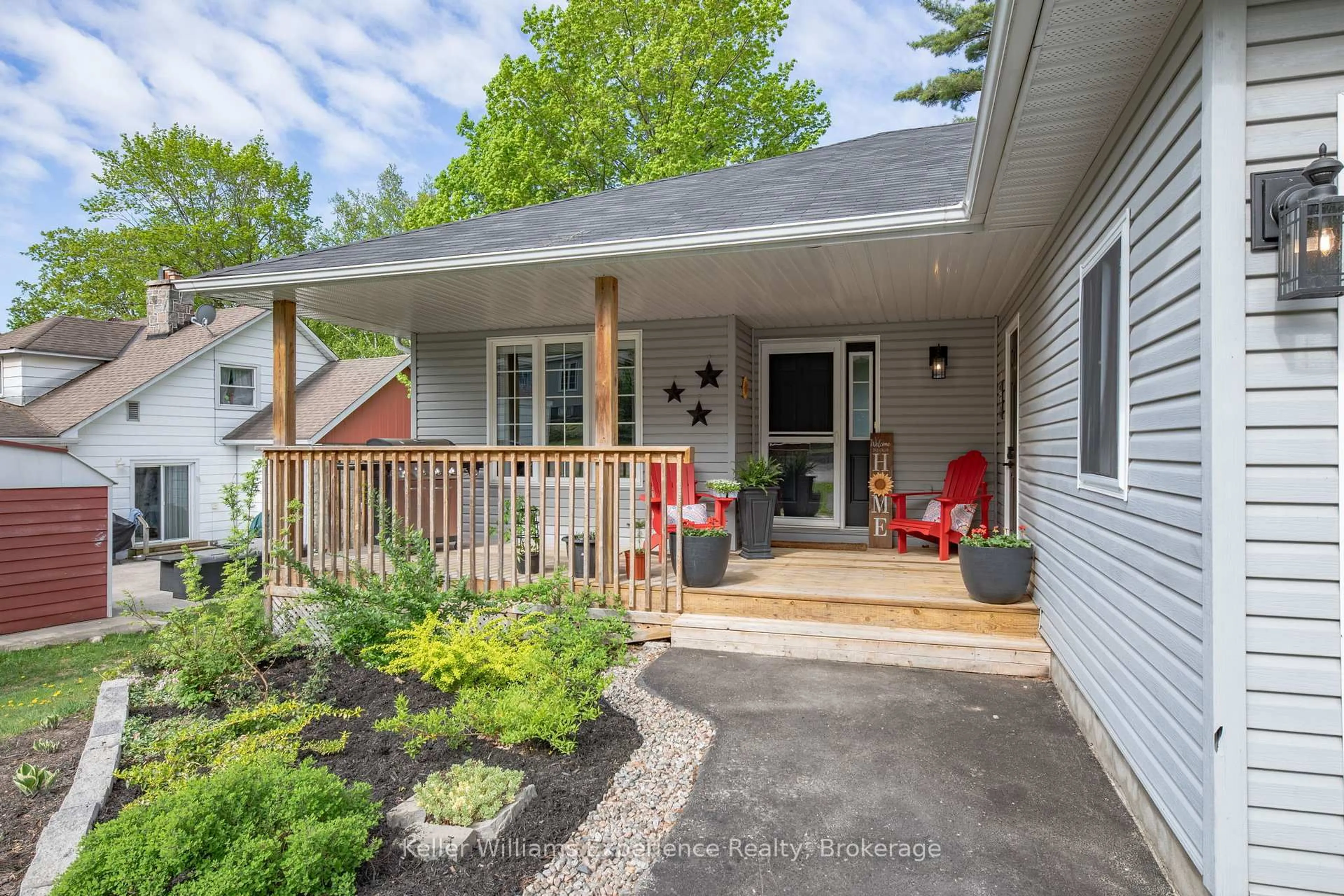 Unknown for 10 Clarence Ave, Penetanguishene Ontario L9M 1A9