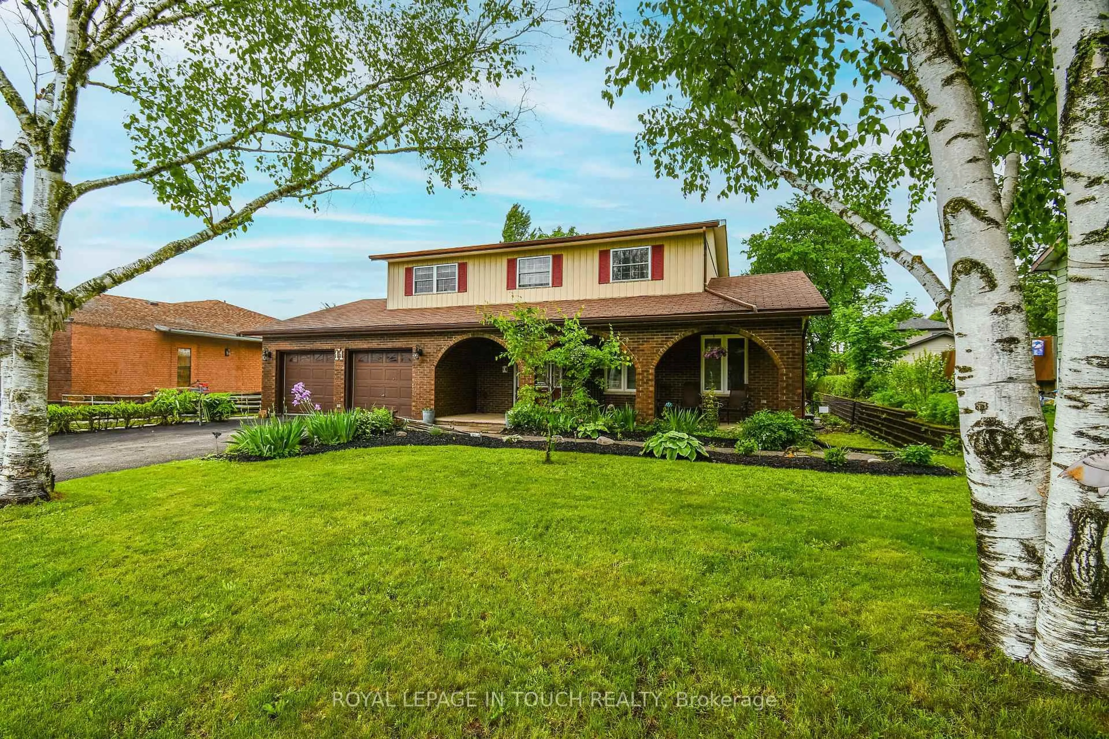 Home with brick exterior material, street for 11 Hill Top Dr, Penetanguishene Ontario L9M 1H7