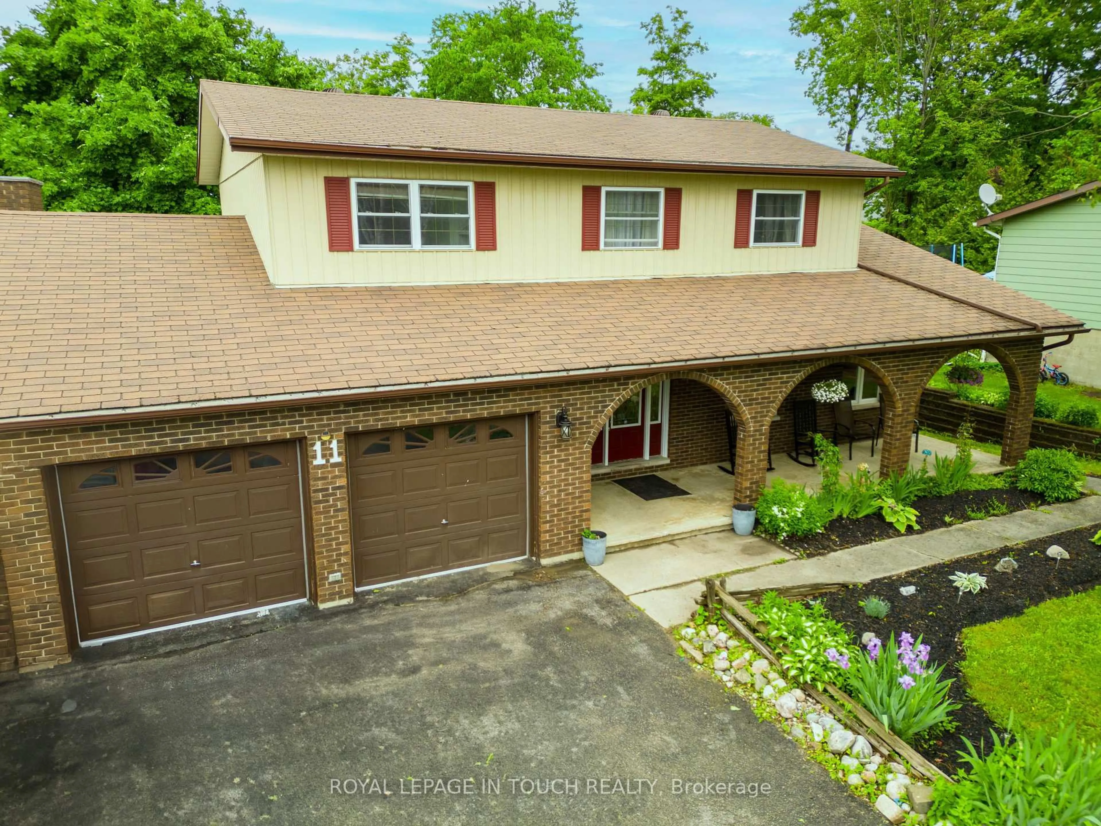 A pic from outside/outdoor area/front of a property/back of a property/a pic from drone, water/lake/river/ocean view for 11 Hill Top Dr, Penetanguishene Ontario L9M 1H7