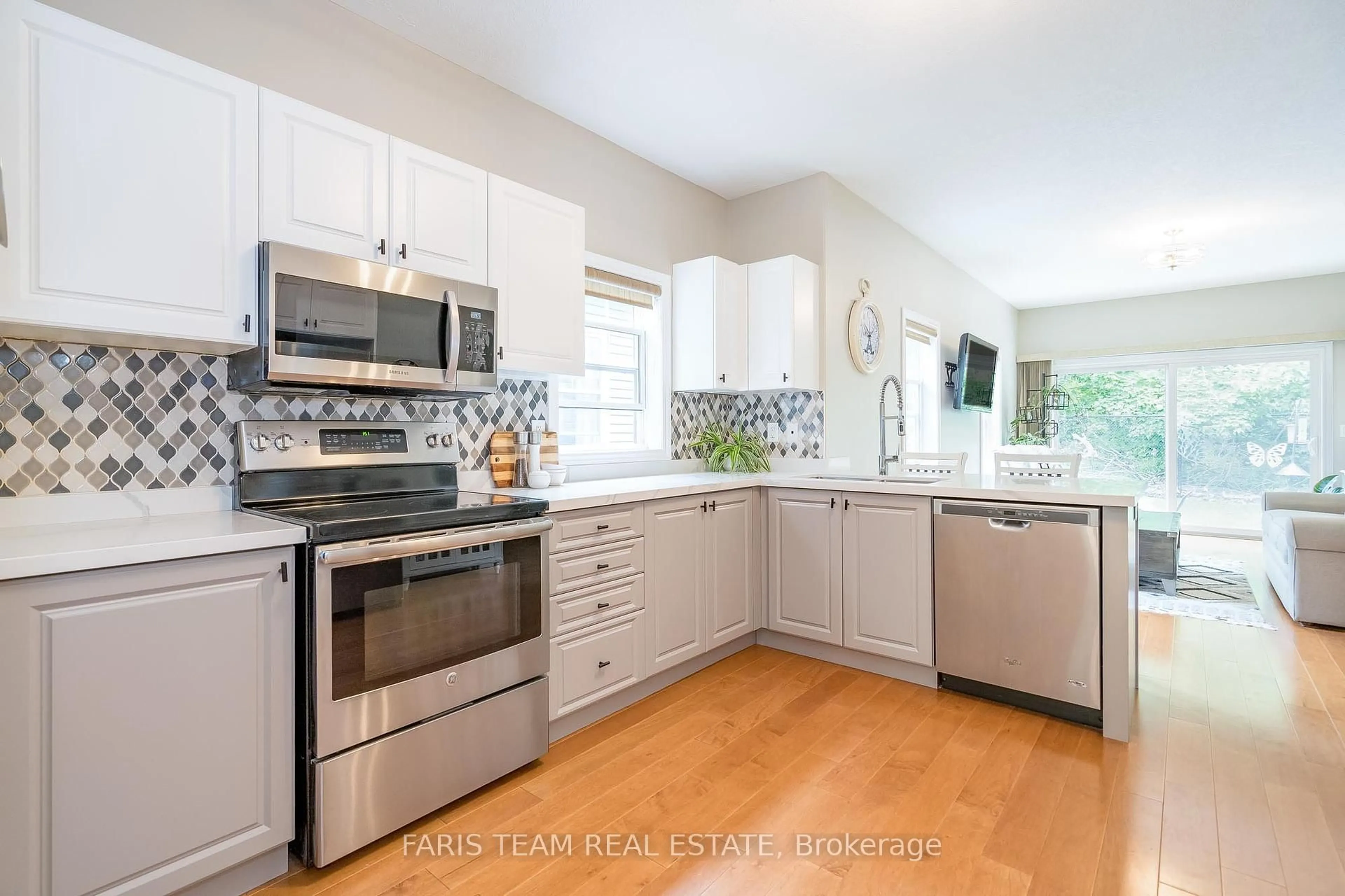 Open concept kitchen, unknown for 46 Isabella Dr, Orillia Ontario L3V 0E2
