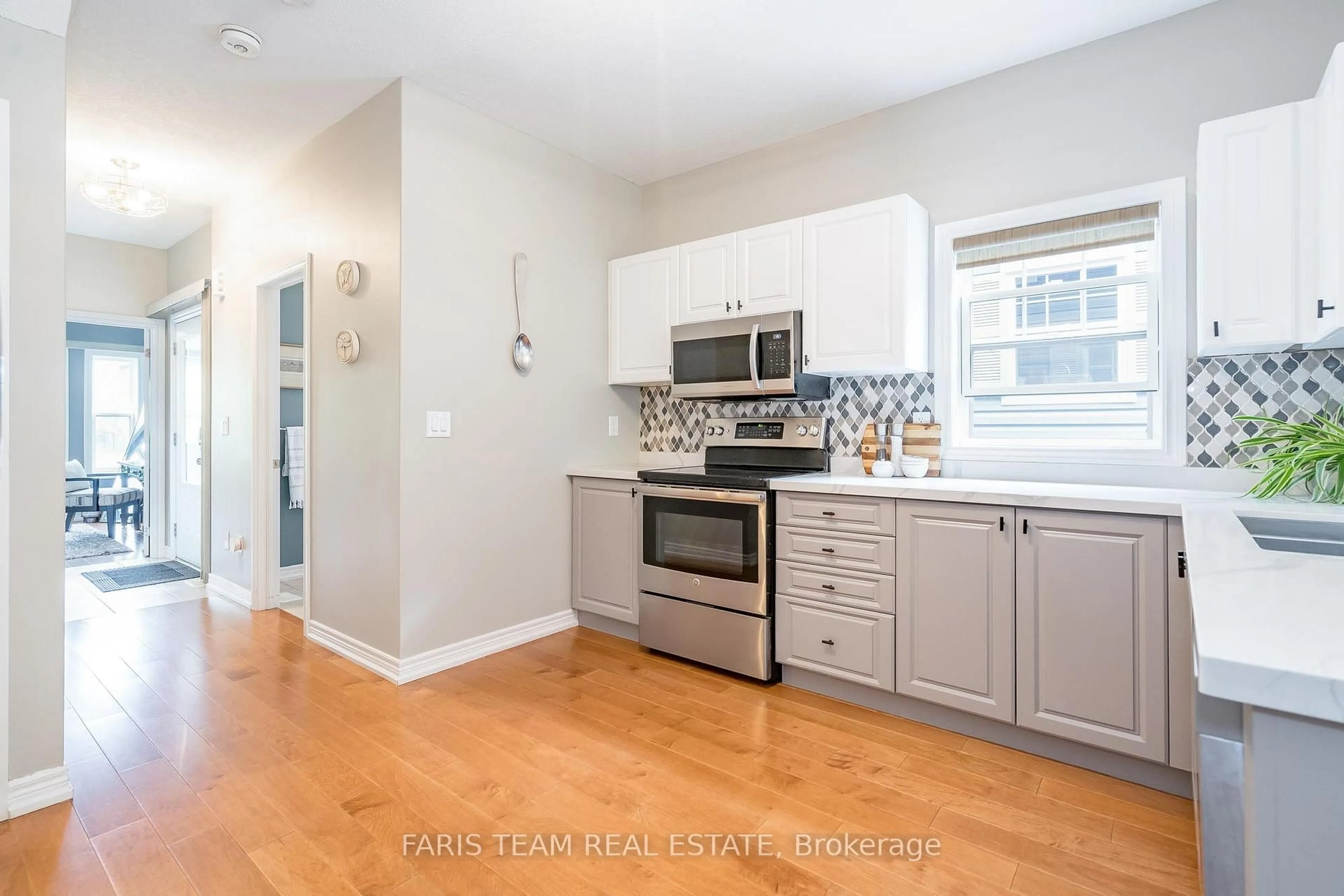 Open concept kitchen, unknown for 46 Isabella Dr, Orillia Ontario L3V 0E2