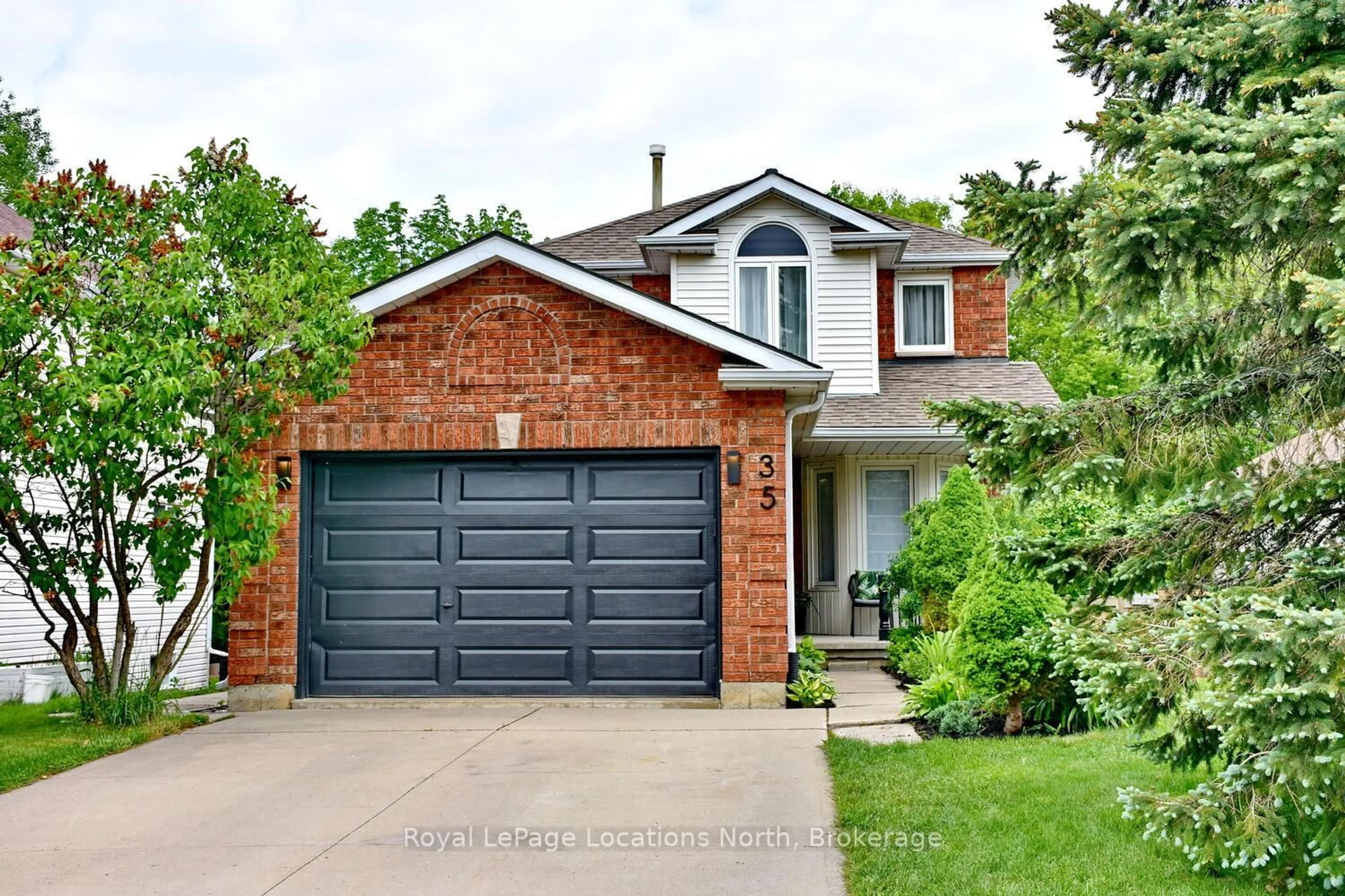 Home with brick exterior material, street for 35 BUSH St, Collingwood Ontario L9Y 4T1