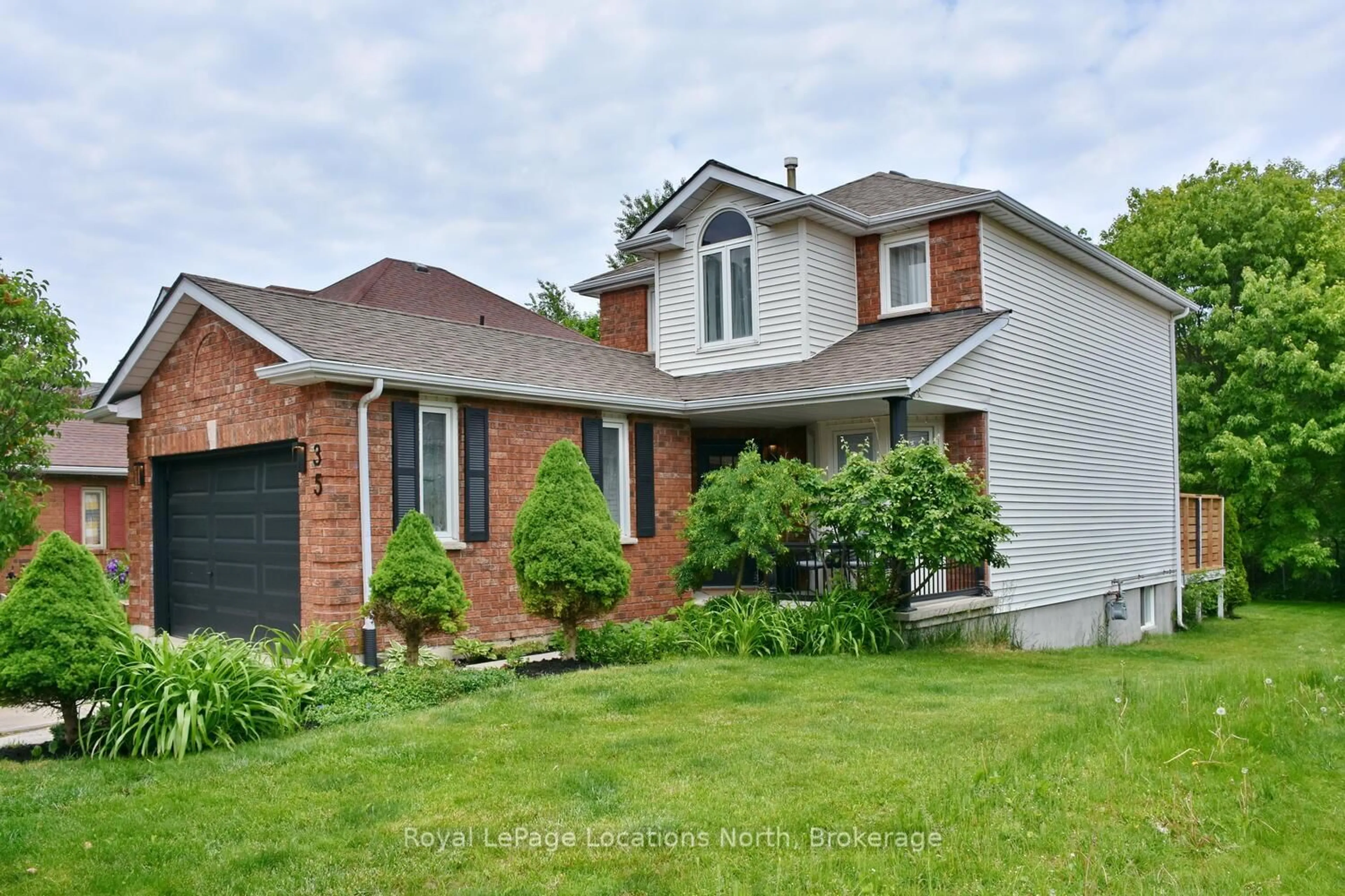 Home with brick exterior material, street for 35 BUSH St, Collingwood Ontario L9Y 4T1