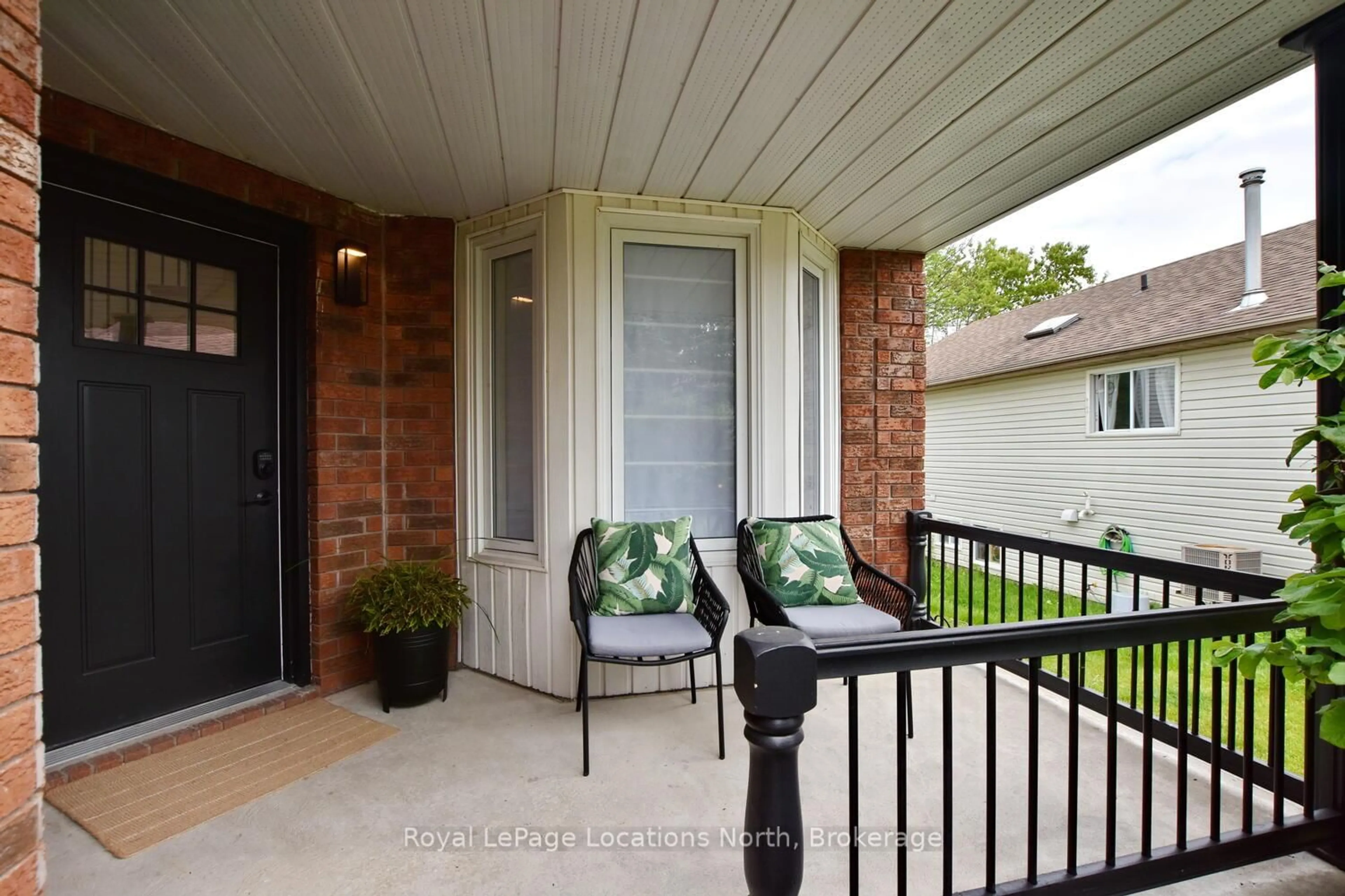 Patio, street for 35 BUSH St, Collingwood Ontario L9Y 4T1