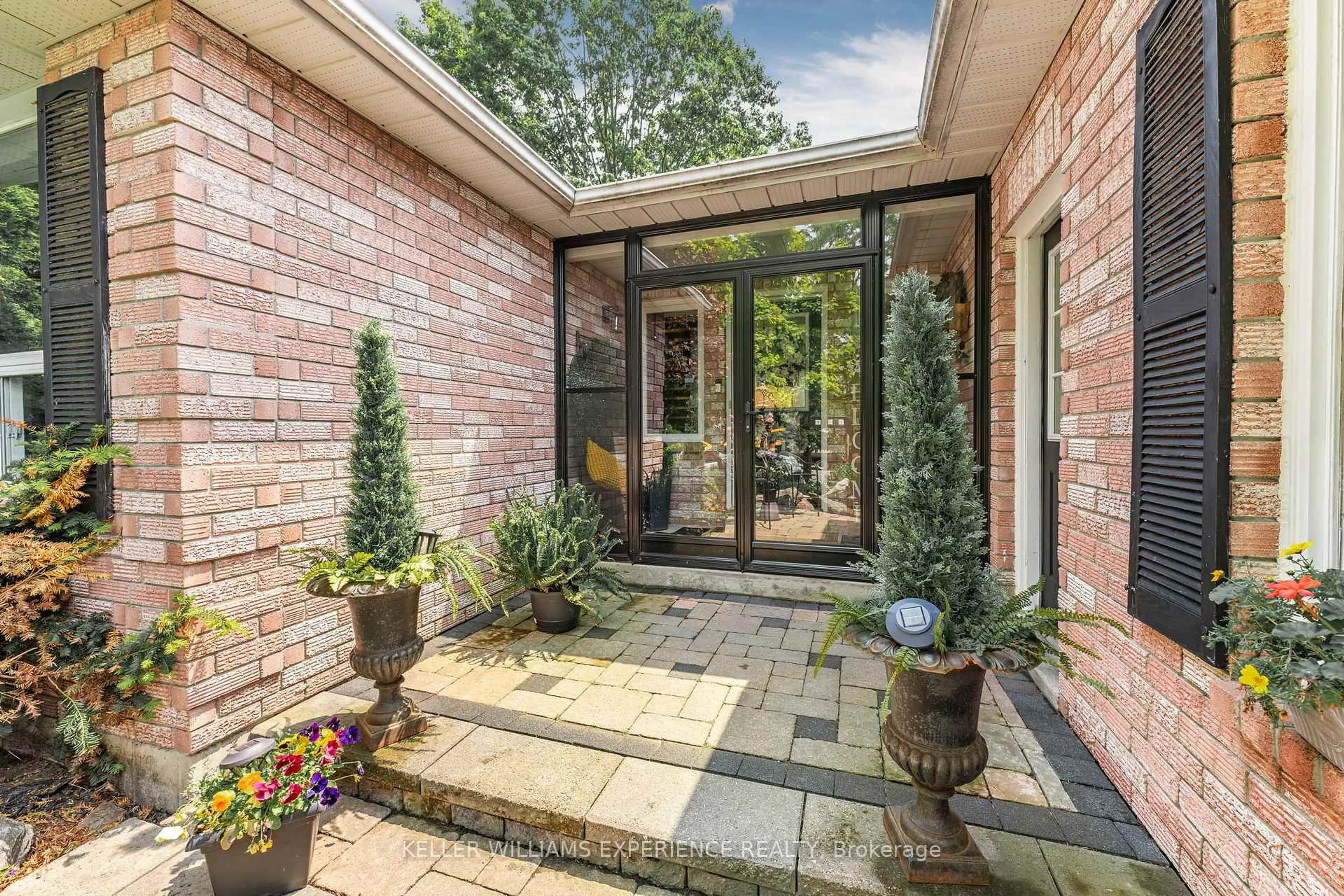 Home with brick exterior material, street for 291 LIVINGSTONE St, Barrie Ontario L4N 7A9