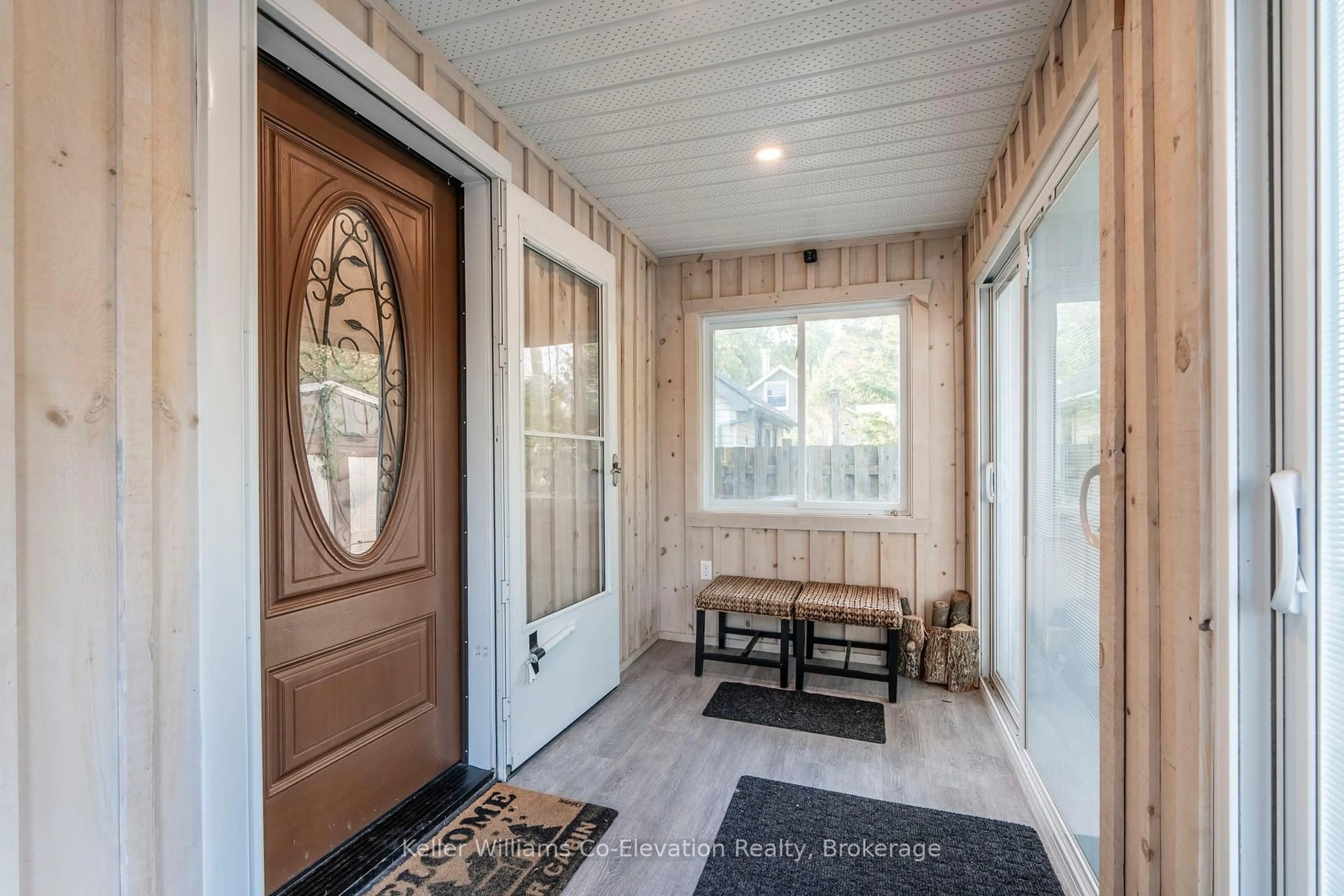 Indoor entryway for 14 Long Point Rd, Tay Ontario P2A 0B2