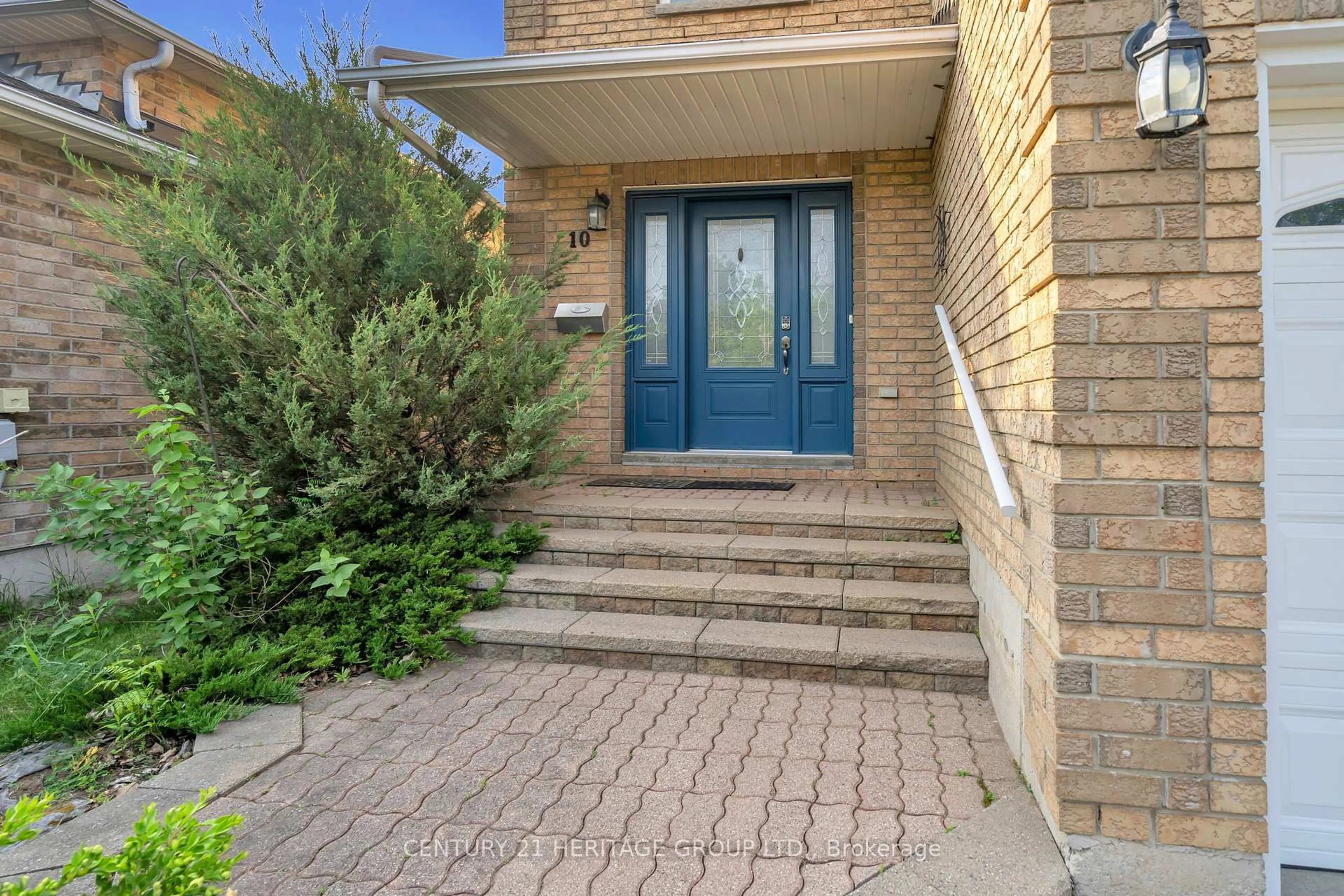 Unknown for 10 Clute Cres, Barrie Ontario L4N 8S7