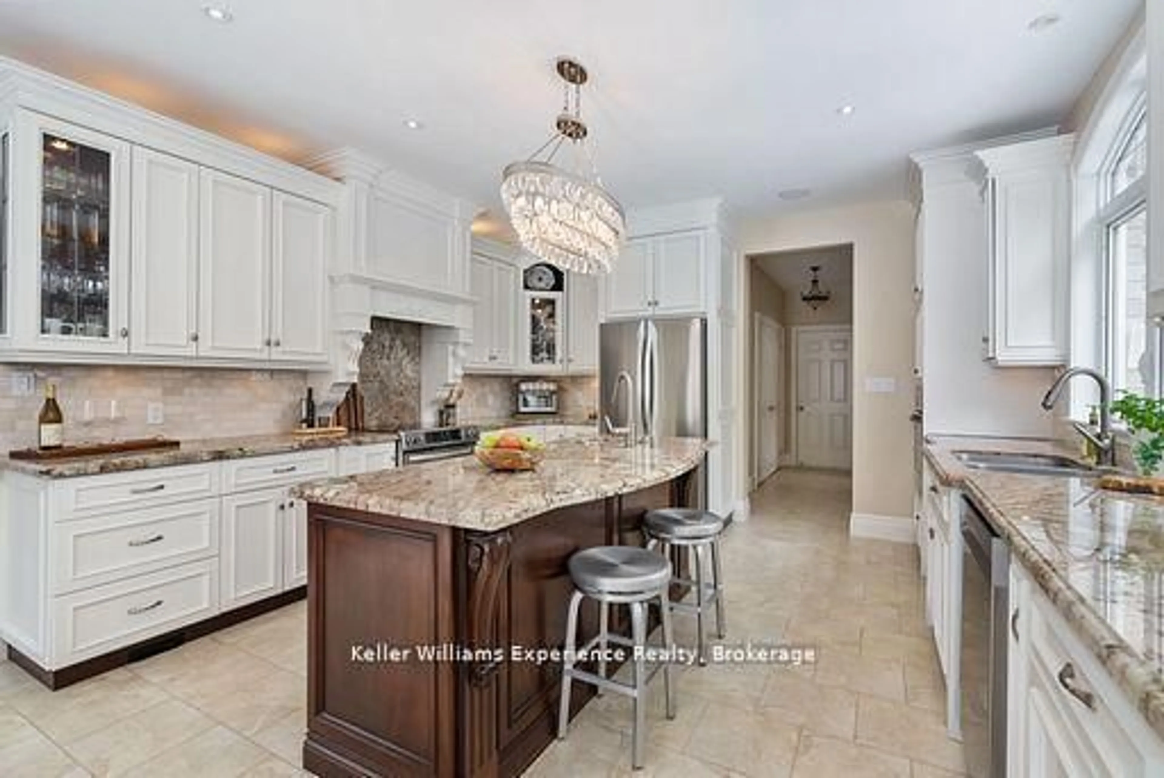 Open concept kitchen, ceramic/tile floor for 4043 Jilem Crt, Severn Ontario L3V 0E8