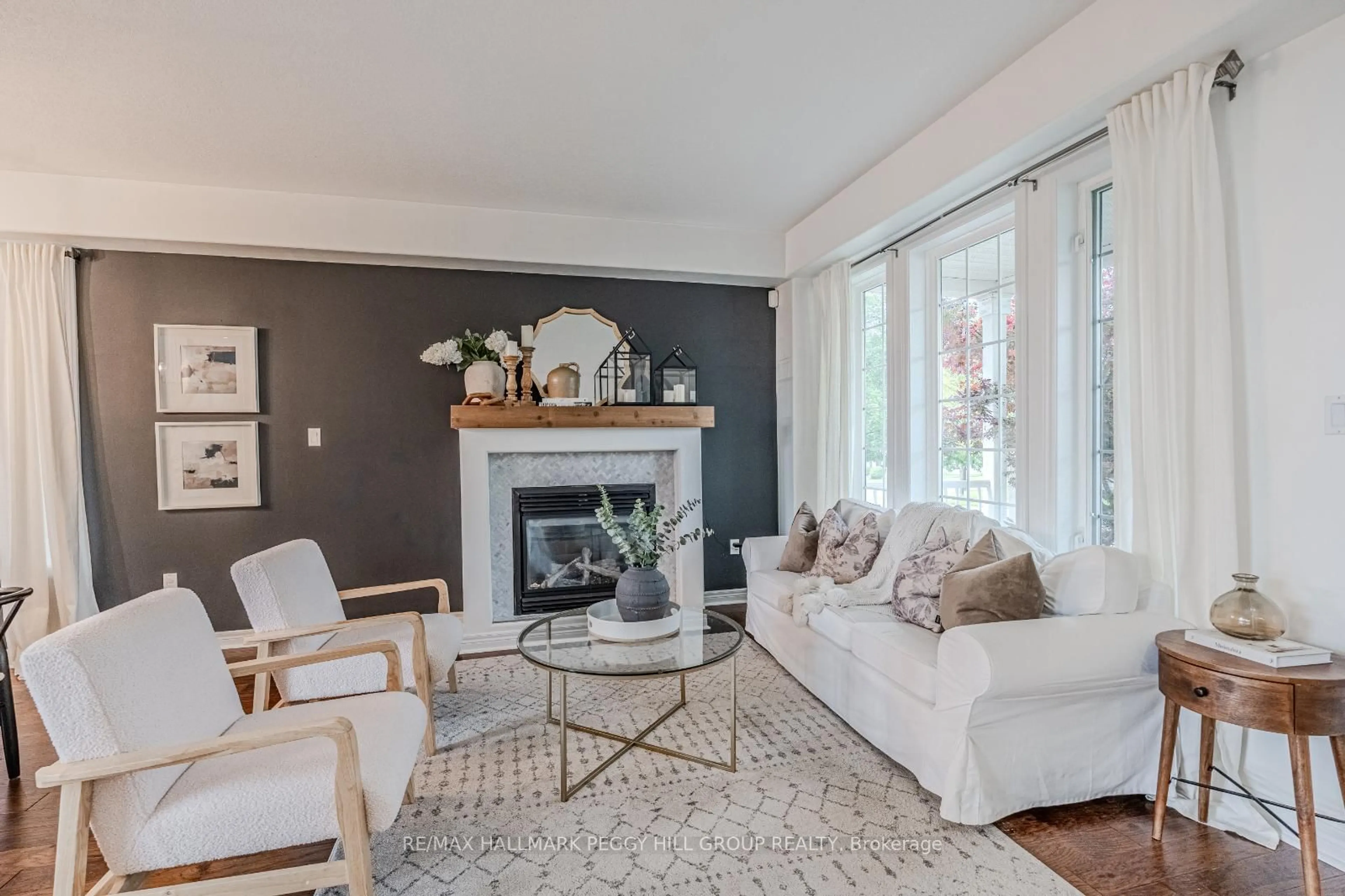 Living room with furniture, unknown for 109 Birkhall Pl, Barrie Ontario L4N 0K1