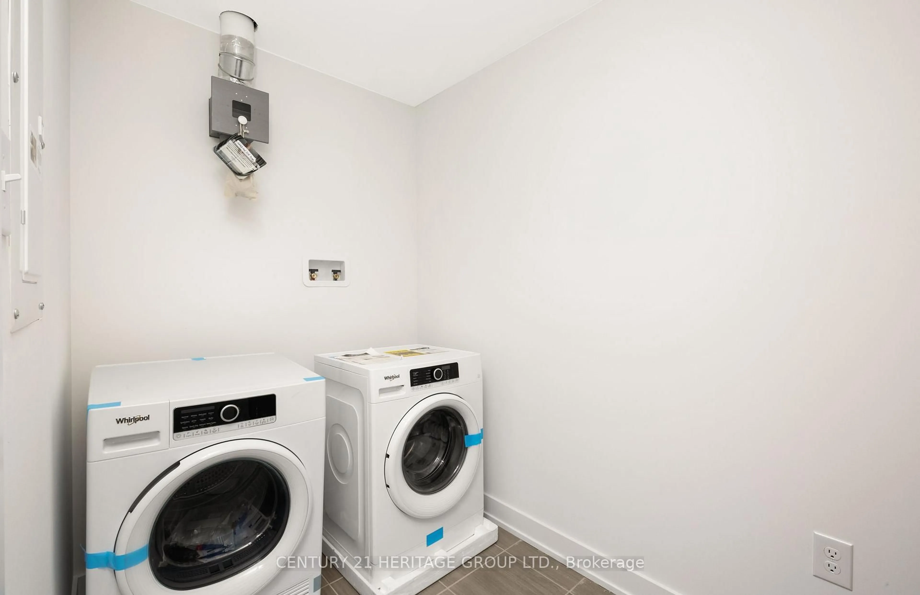 Laundry room for 1 Chef Lane #402, Barrie Ontario L9J 0T1