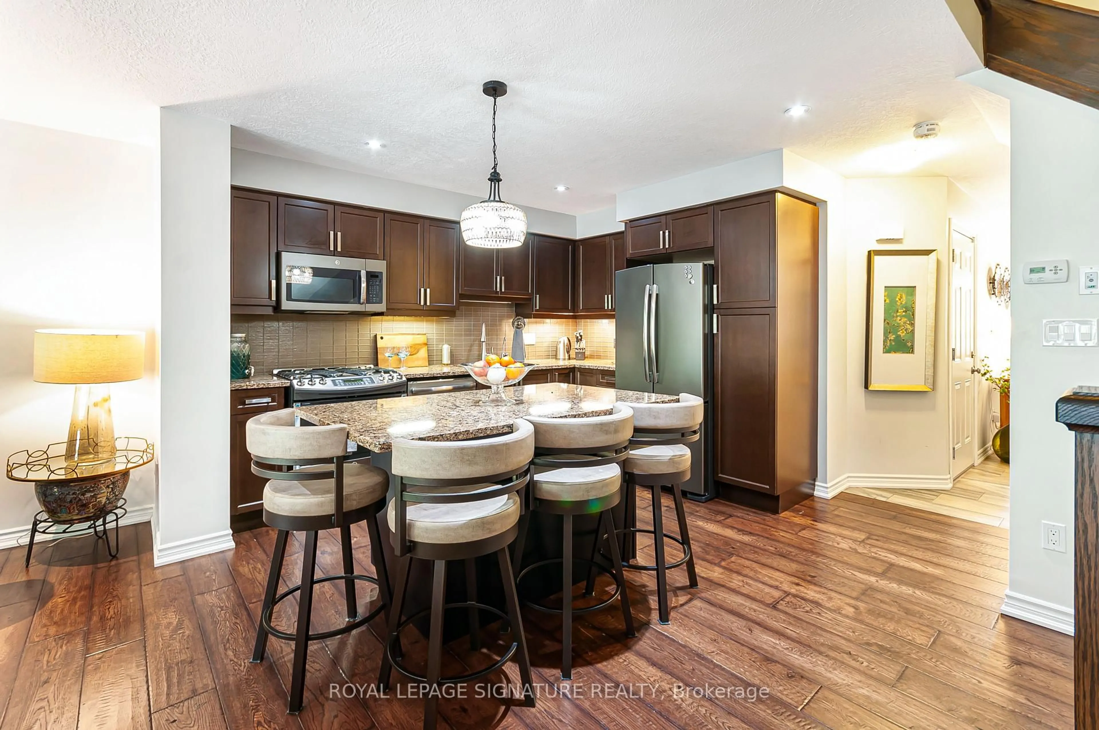 Open concept kitchen, unknown for 37 Conservation Way #106, Collingwood Ontario L9Y 0G9