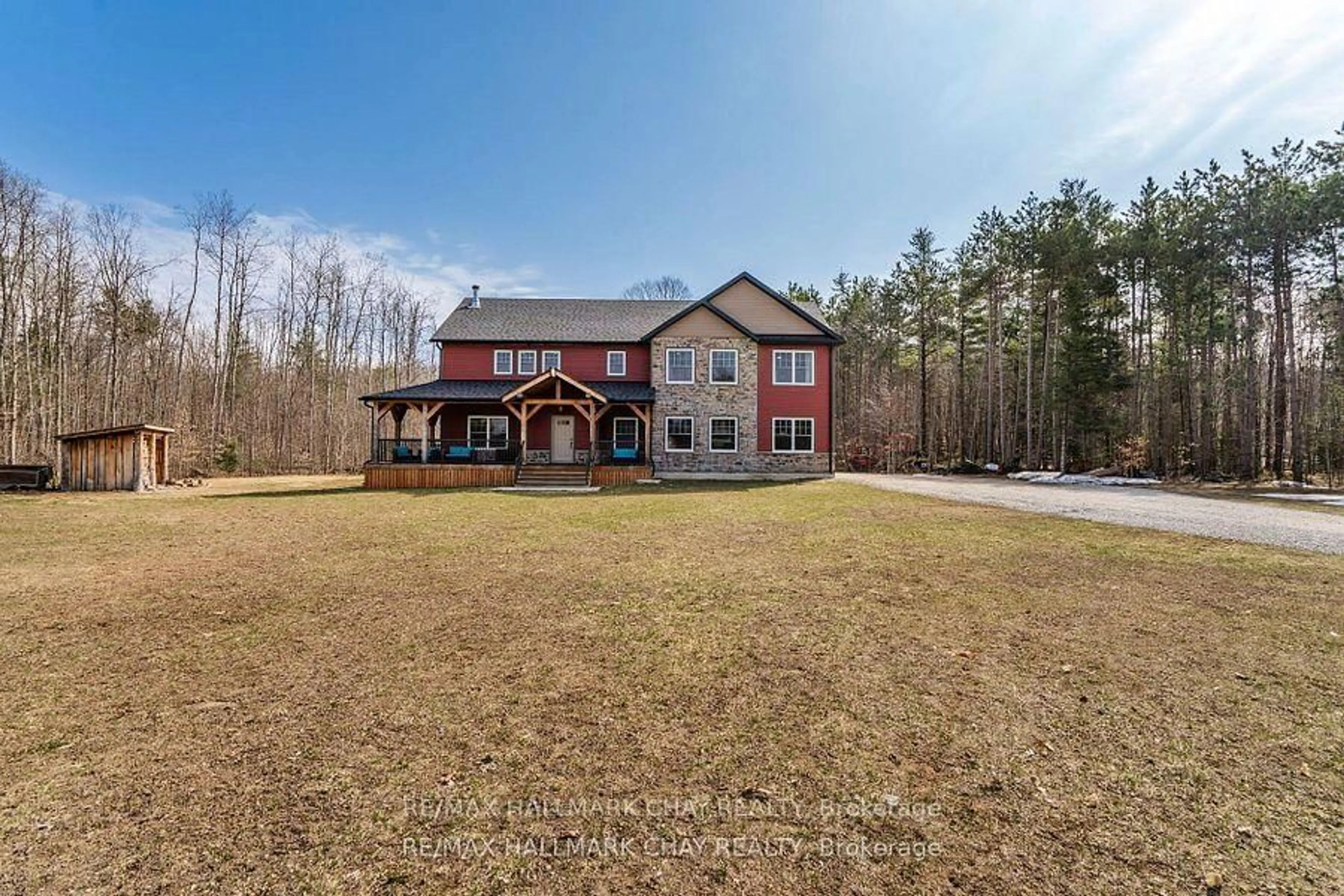 A pic from outside/outdoor area/front of a property/back of a property/a pic from drone, building for 2091 Dwyer Rd, Springwater Ontario L9X 1L7