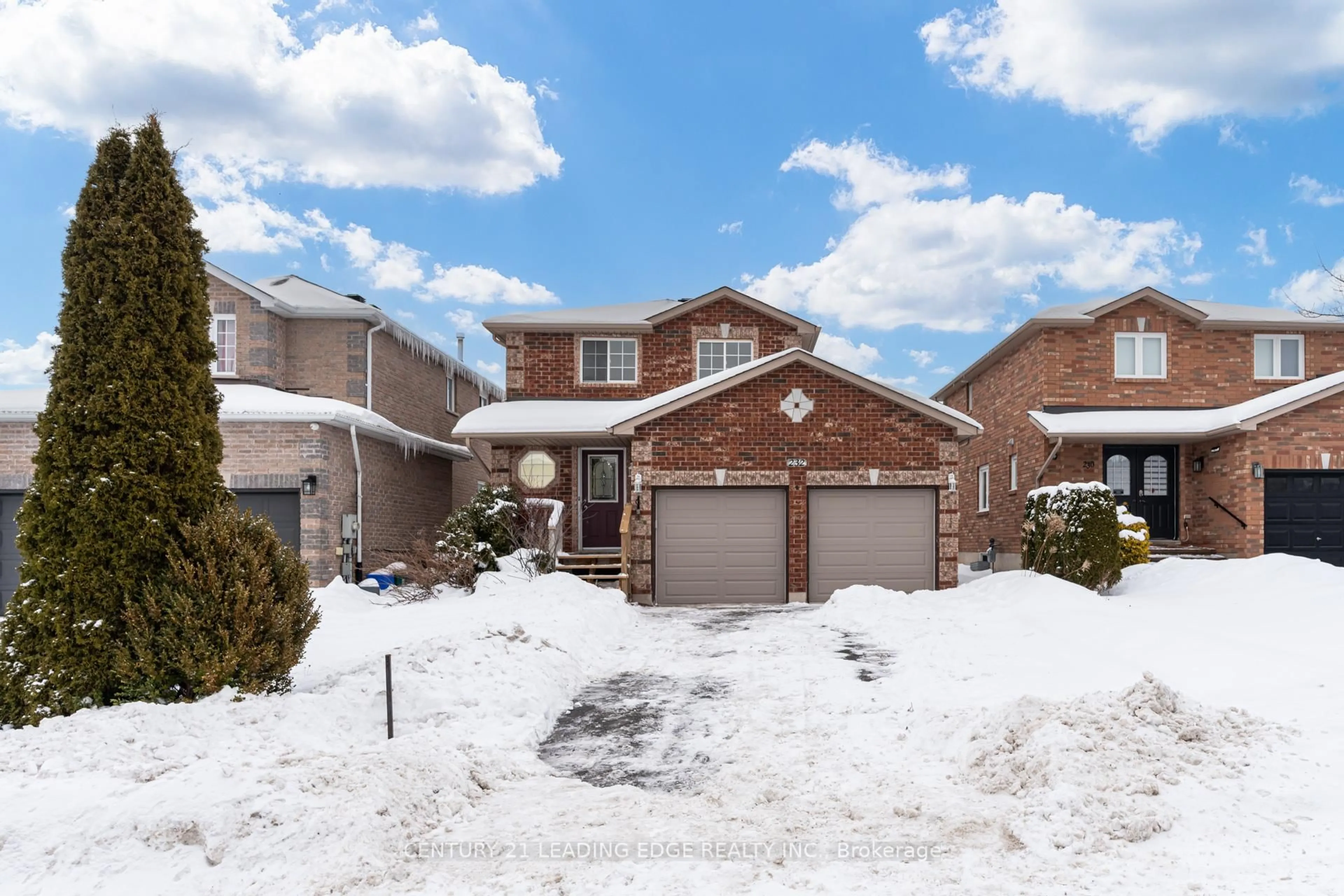 A pic from outside/outdoor area/front of a property/back of a property/a pic from drone, street for 232 Nathan Cres, Barrie Ontario L4N 0N3