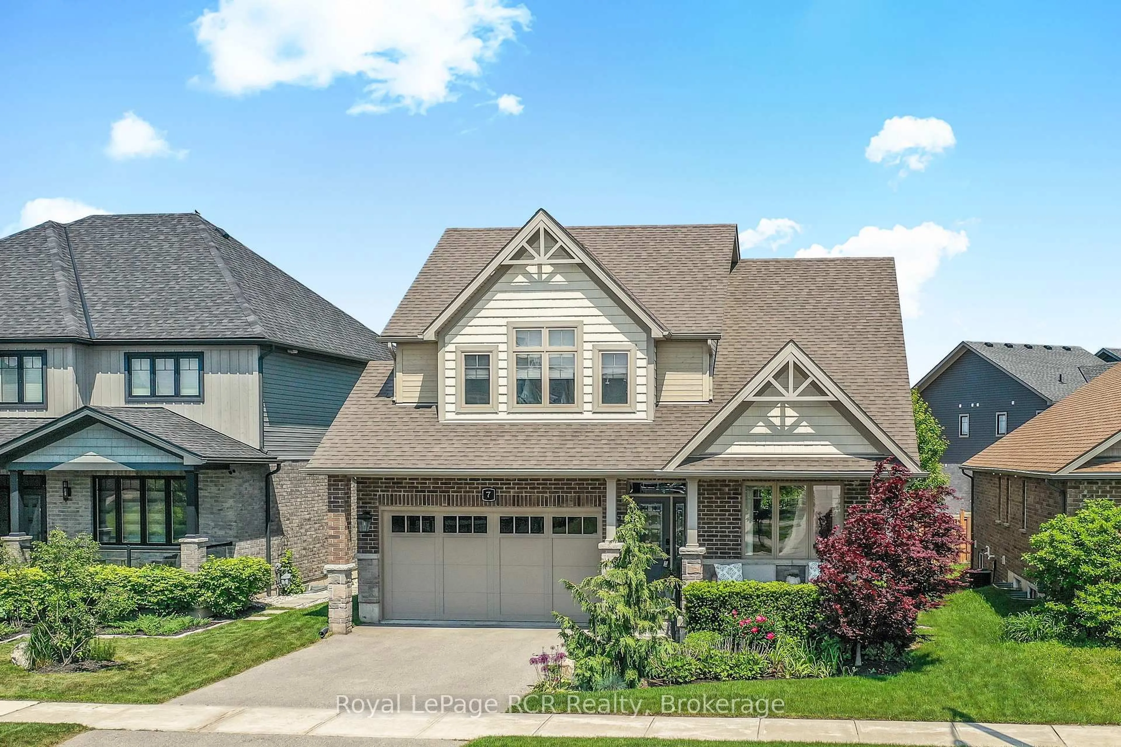 Home with brick exterior material, street for 7 Portland St, Collingwood Ontario L9Y 2L3