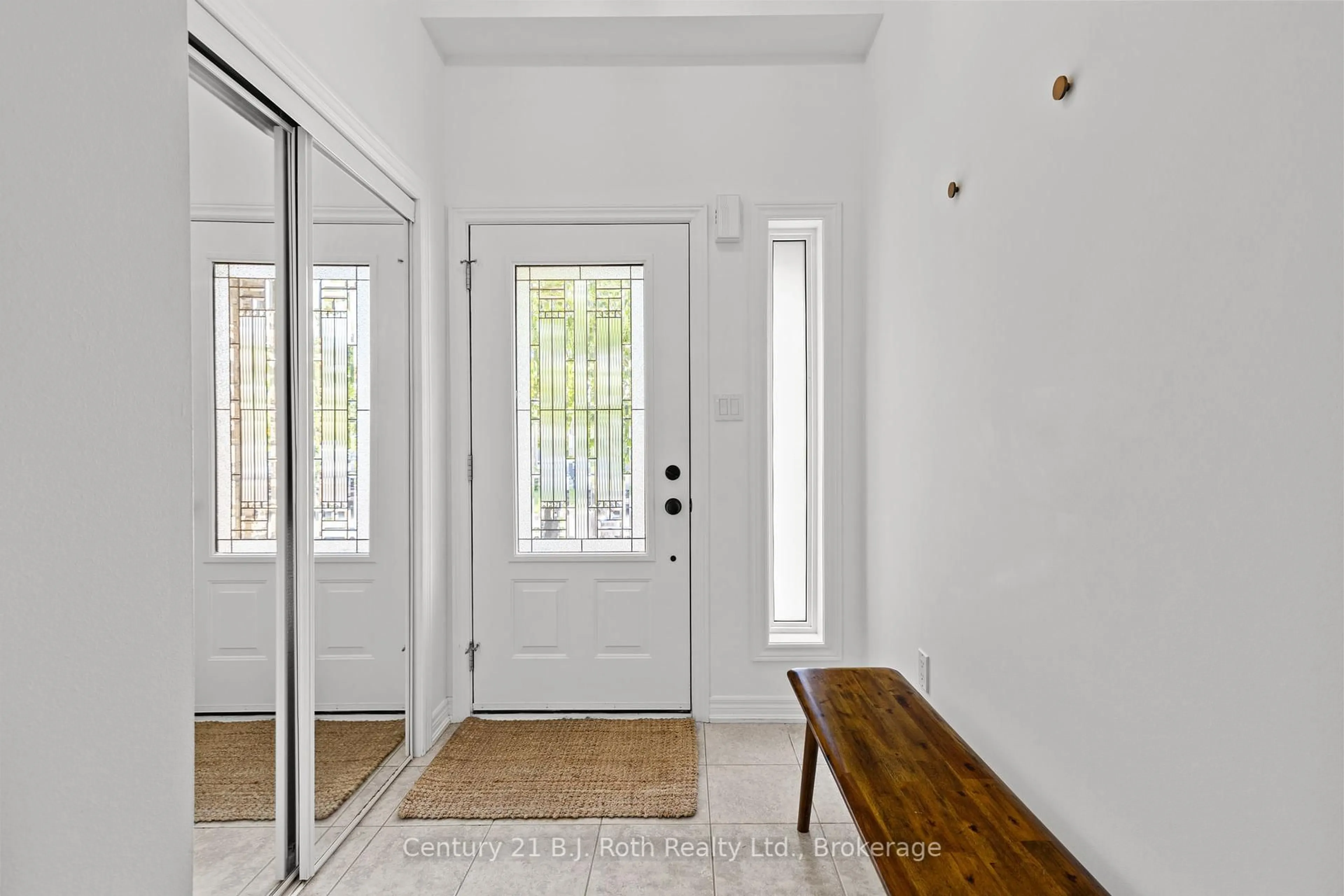 Indoor entryway for 188 Coldwater Rd #5, Orillia Ontario L3V 3L9