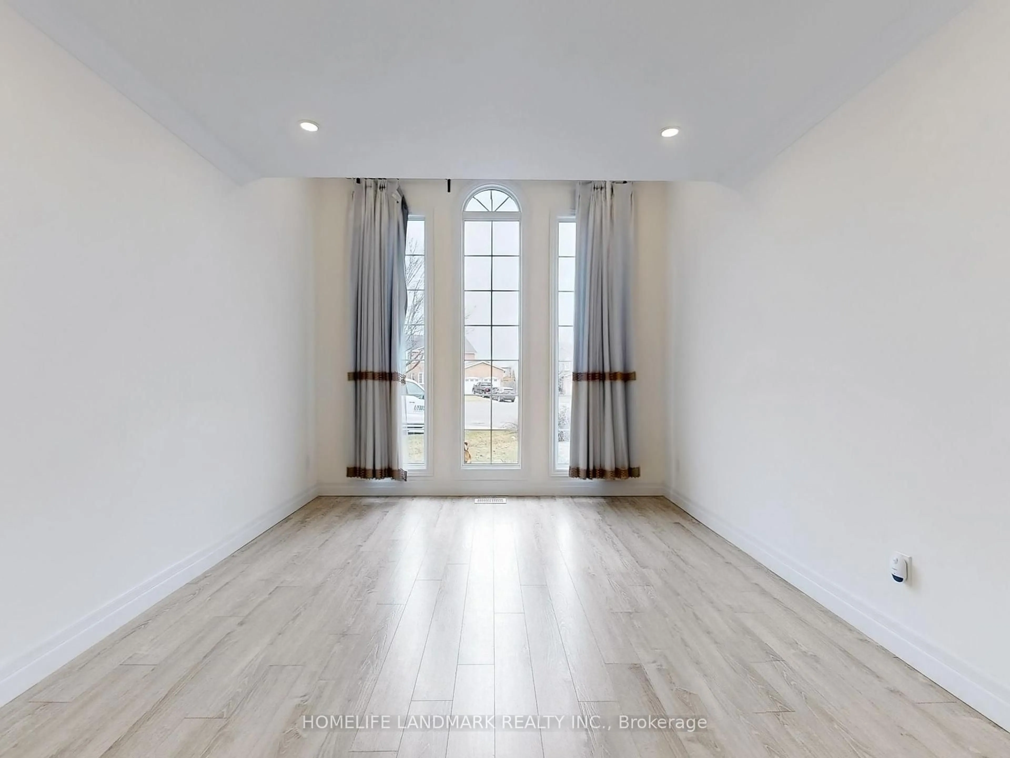 A pic of a room for 243 Cardinal St, Barrie Ontario L4M 6G9