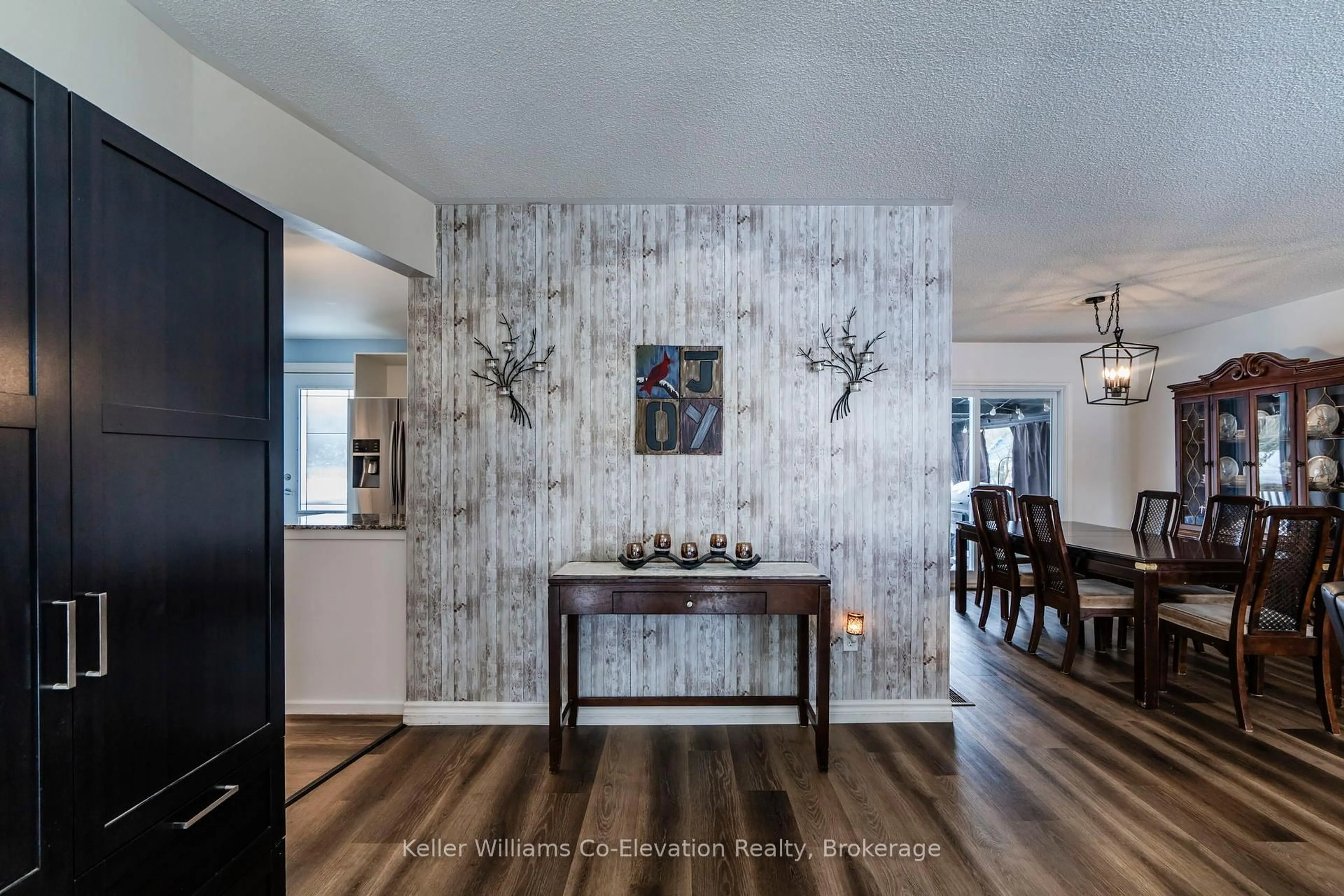 Indoor entryway for 169 Switzer St, Clearview Ontario L0M 1N0