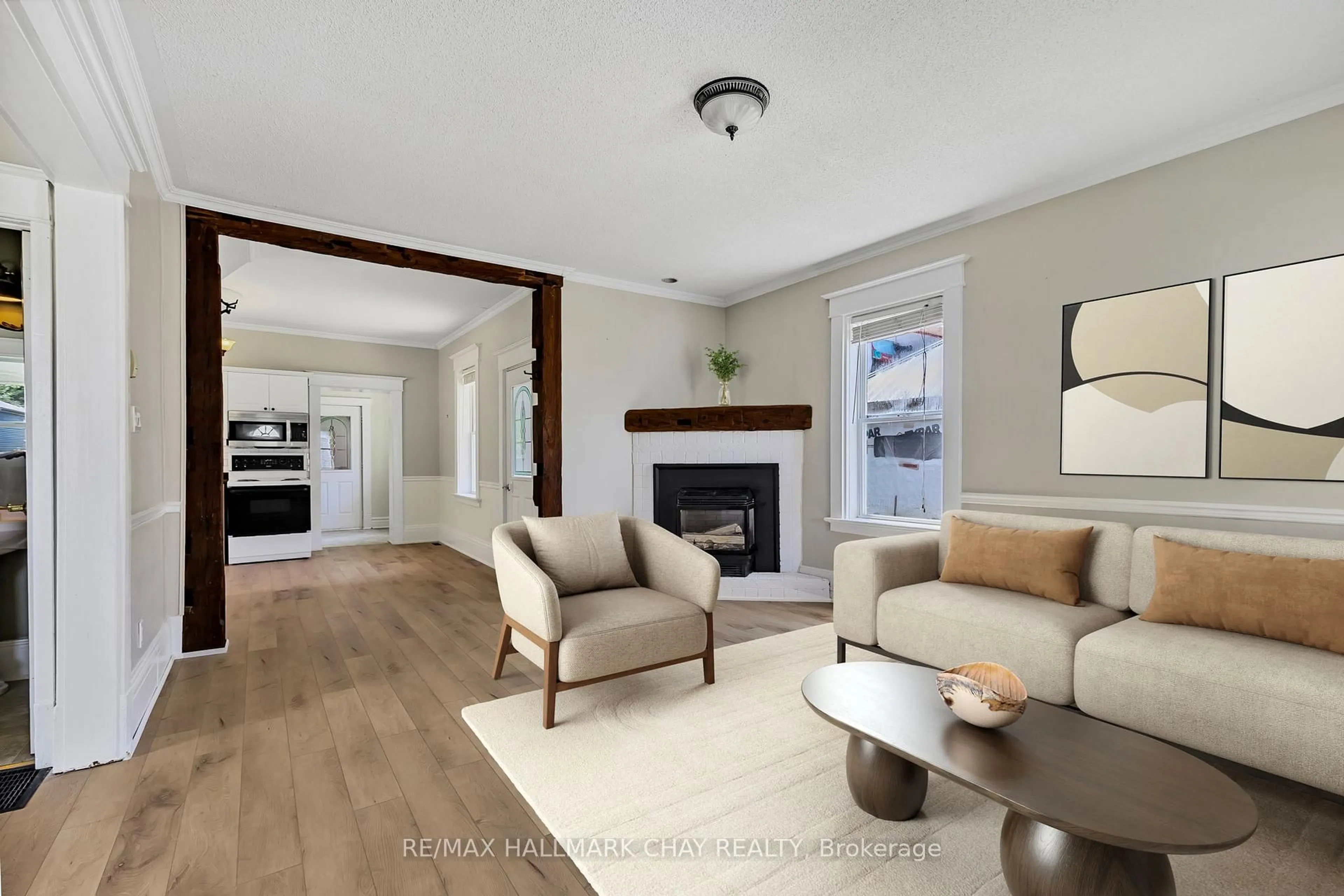 Living room with furniture, unknown for 111 Penetang St, Barrie Ontario L4M 1V7