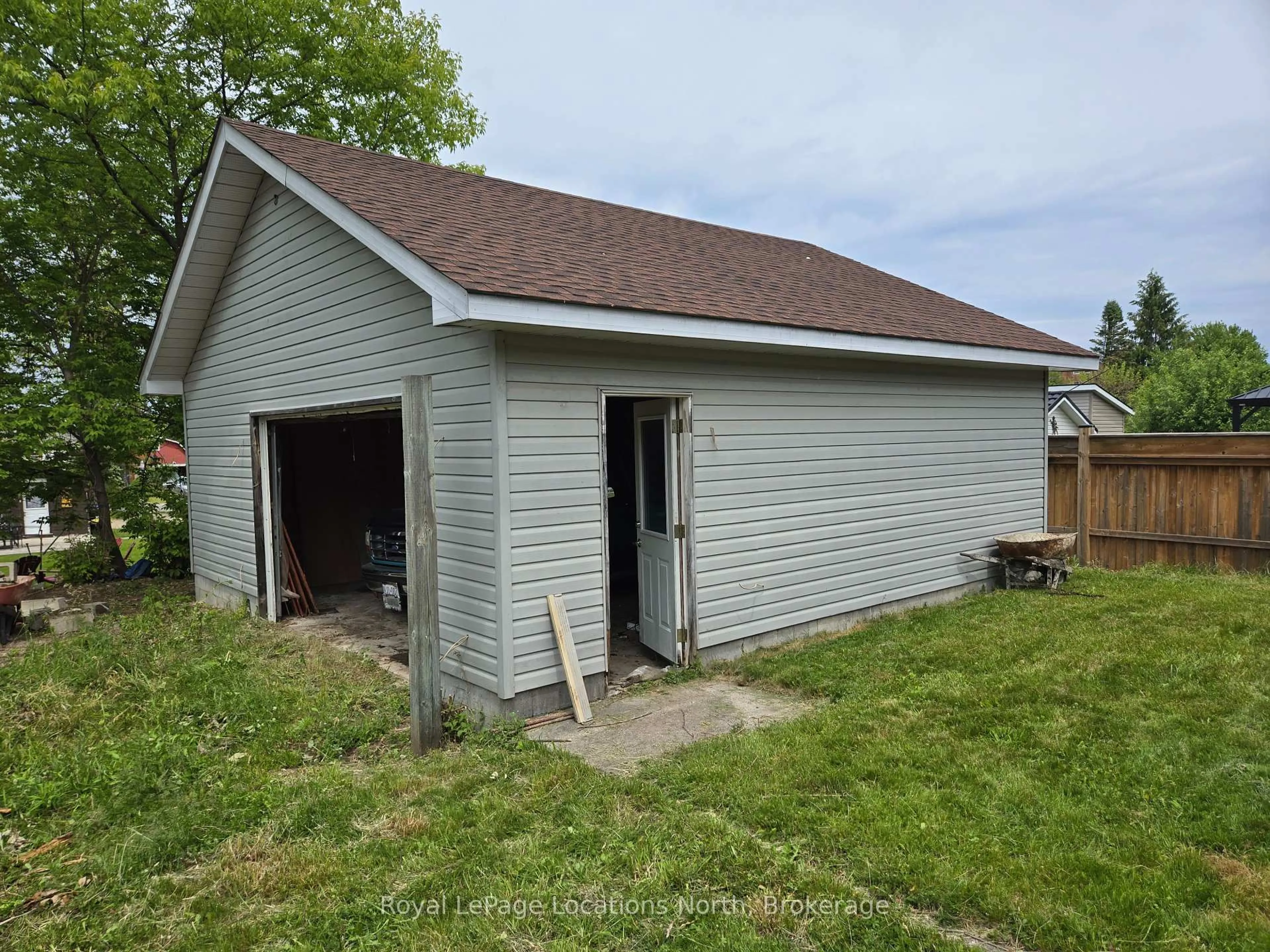 Shed for 113 Erie St, Collingwood Ontario L9Y 1P5