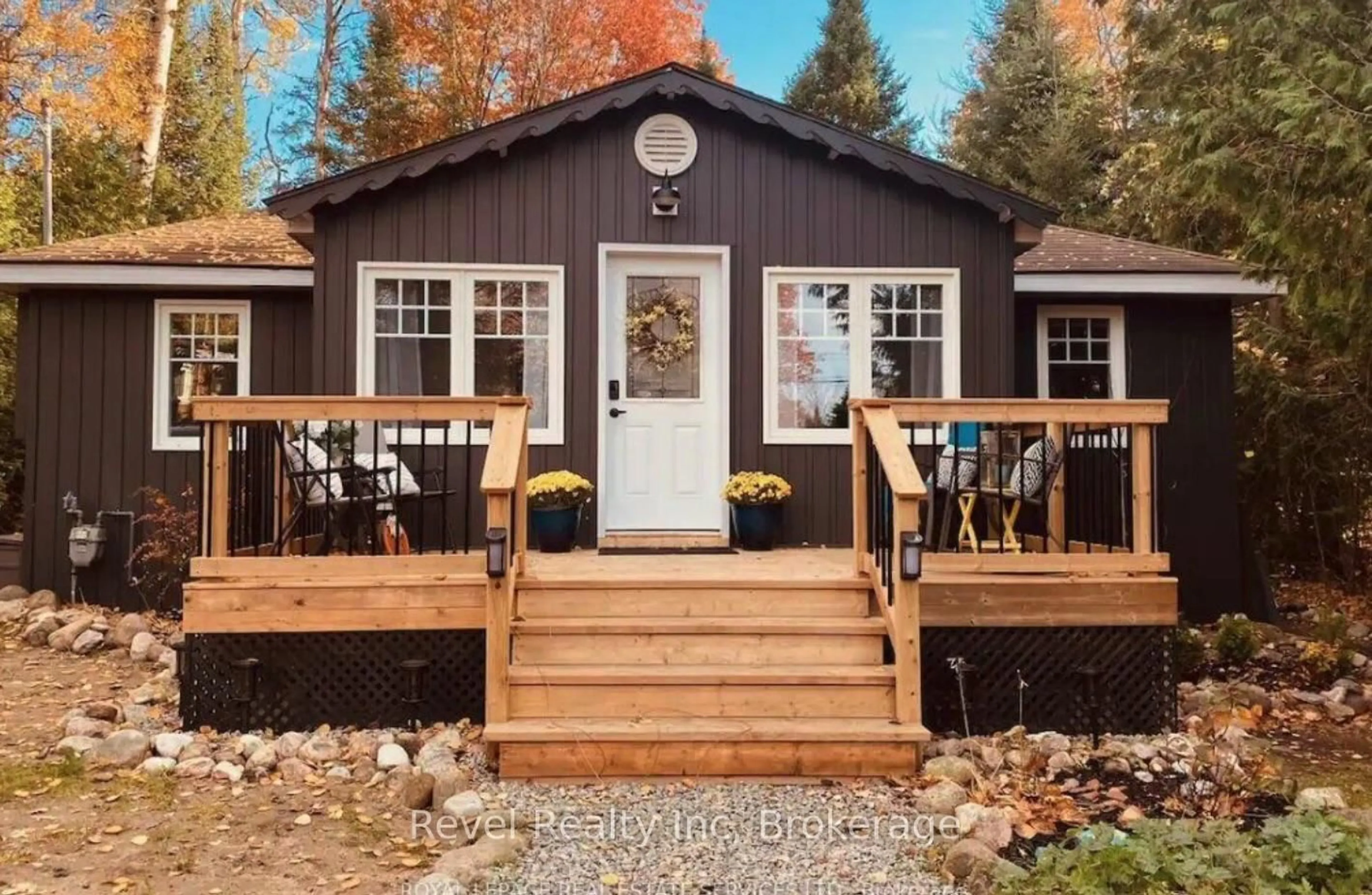 Home with vinyl exterior material, unknown for 1071 LAWSON Rd, Tiny Ontario L0L 1P0