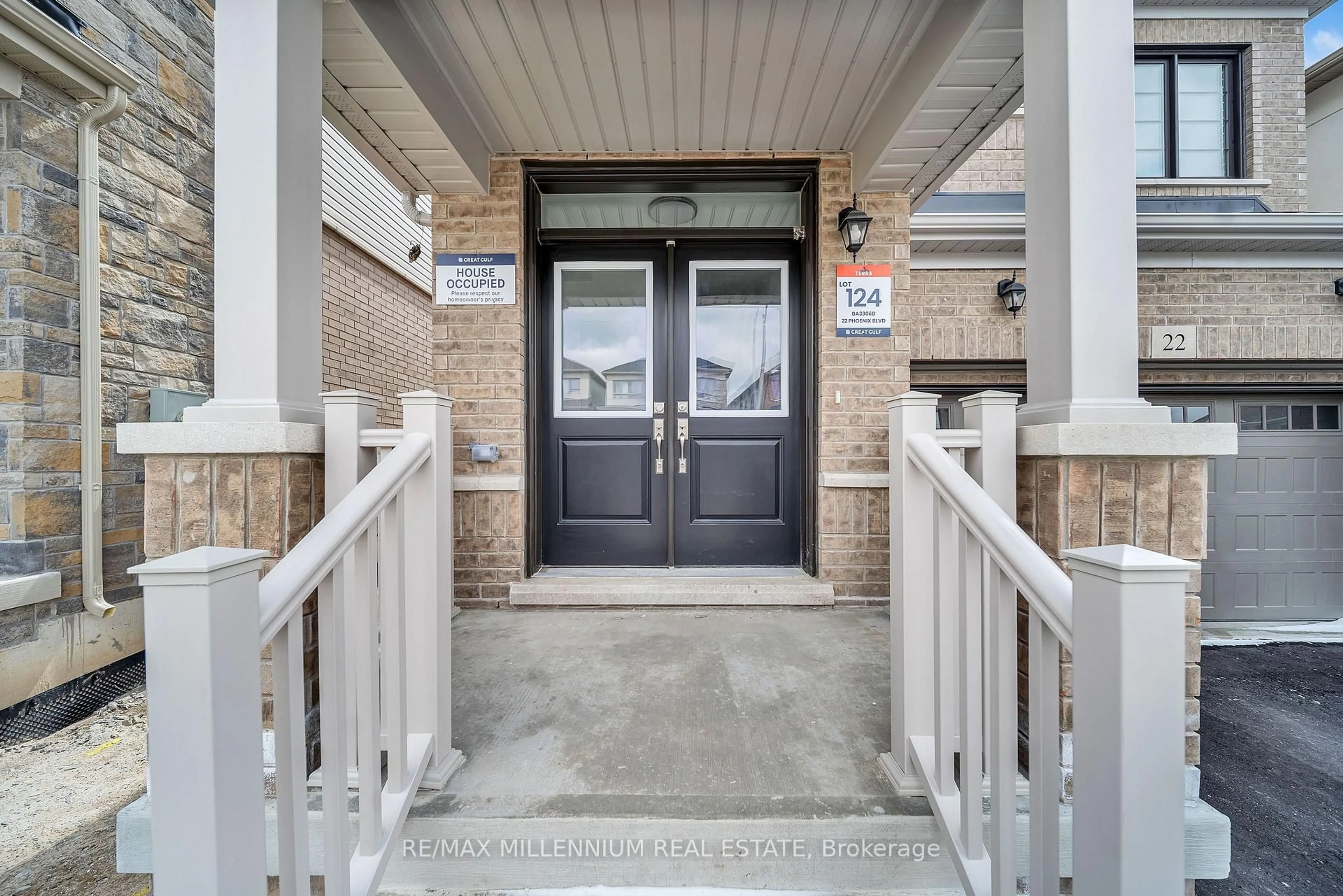 Indoor entryway for 22 Phoenix Blvd, Barrie Ontario L9J 0P7