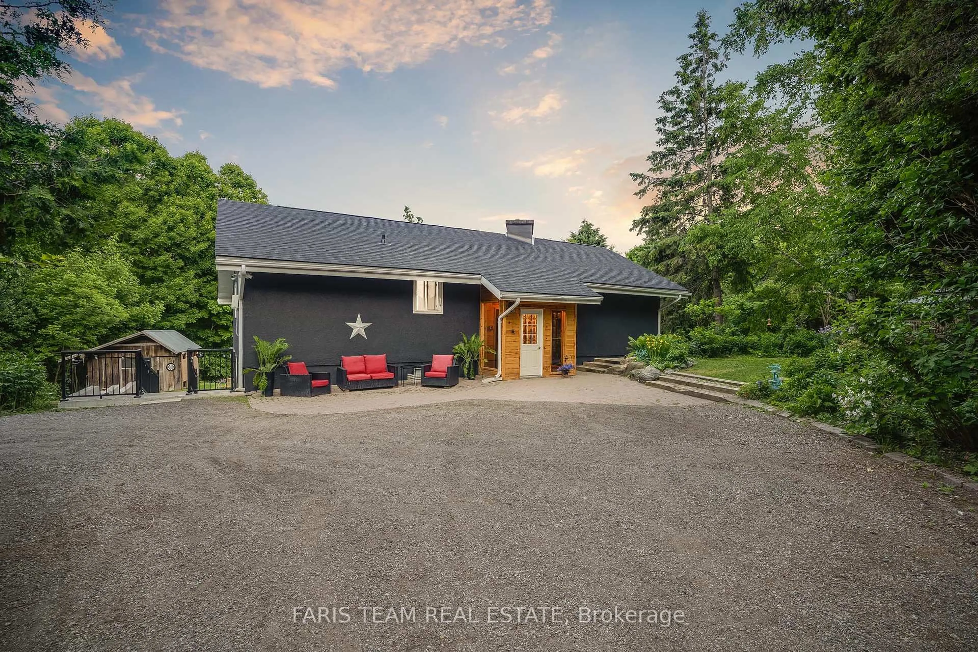 A pic from outside/outdoor area/front of a property/back of a property/a pic from drone, street for 4328 Line 8, Oro-Medonte Ontario L0K 1E0