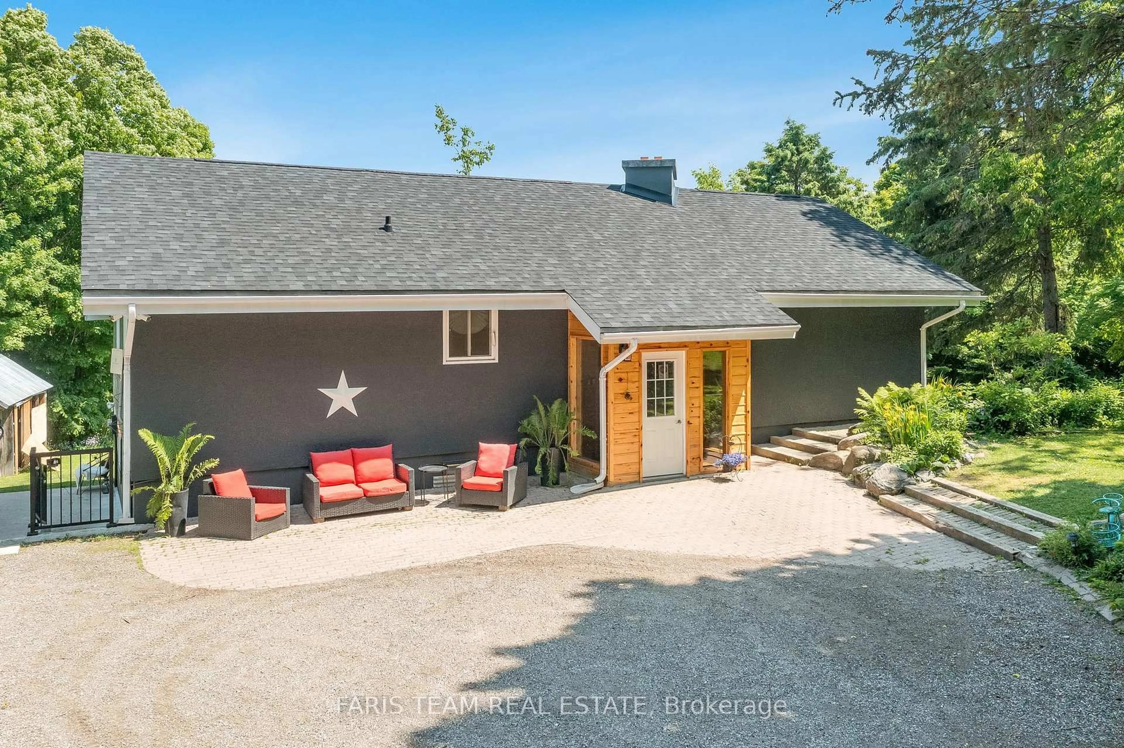 A pic from outside/outdoor area/front of a property/back of a property/a pic from drone, unknown for 4328 Line 8, Oro-Medonte Ontario L0K 1E0