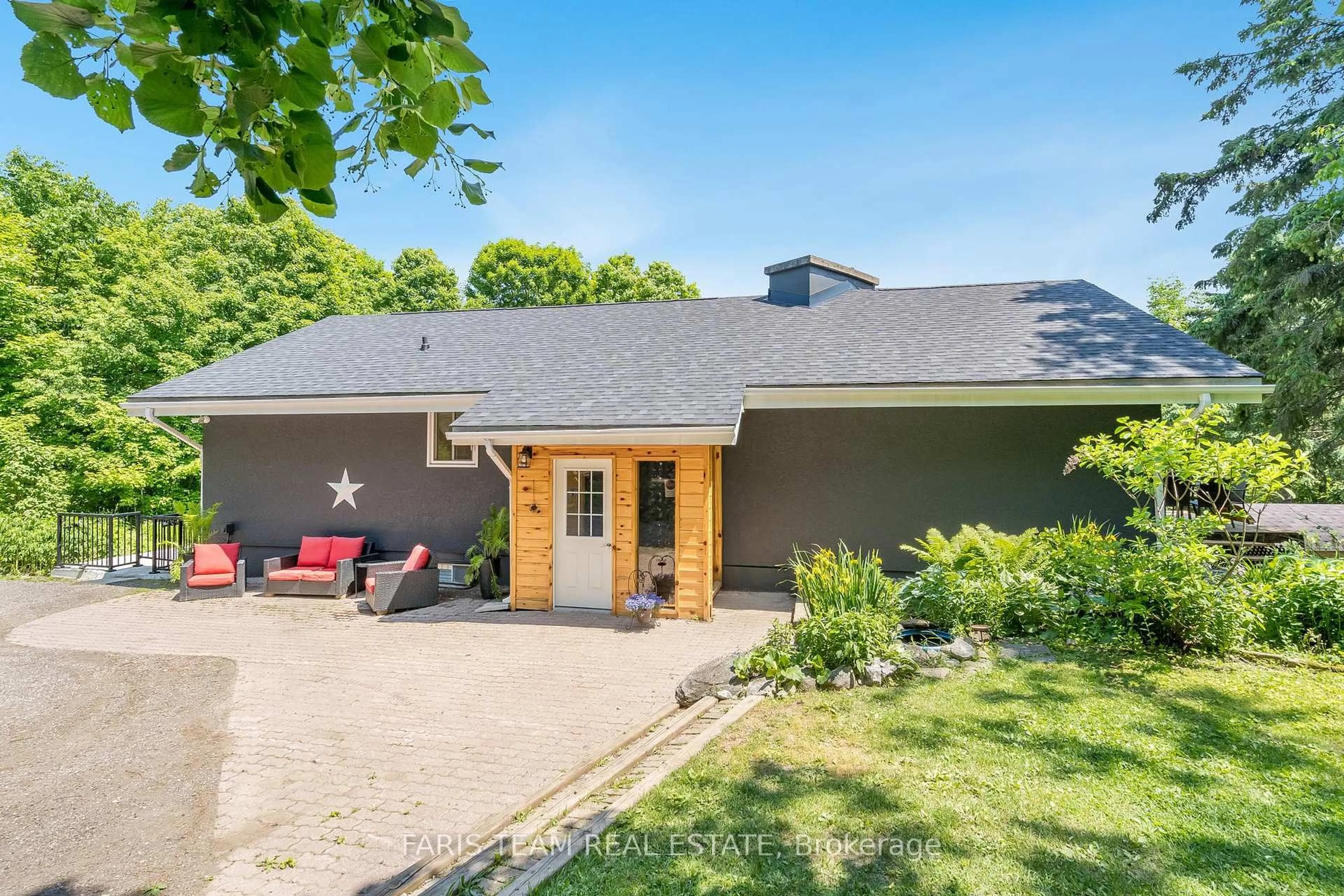 A pic from outside/outdoor area/front of a property/back of a property/a pic from drone, street for 4328 Line 8, Oro-Medonte Ontario L0K 1E0