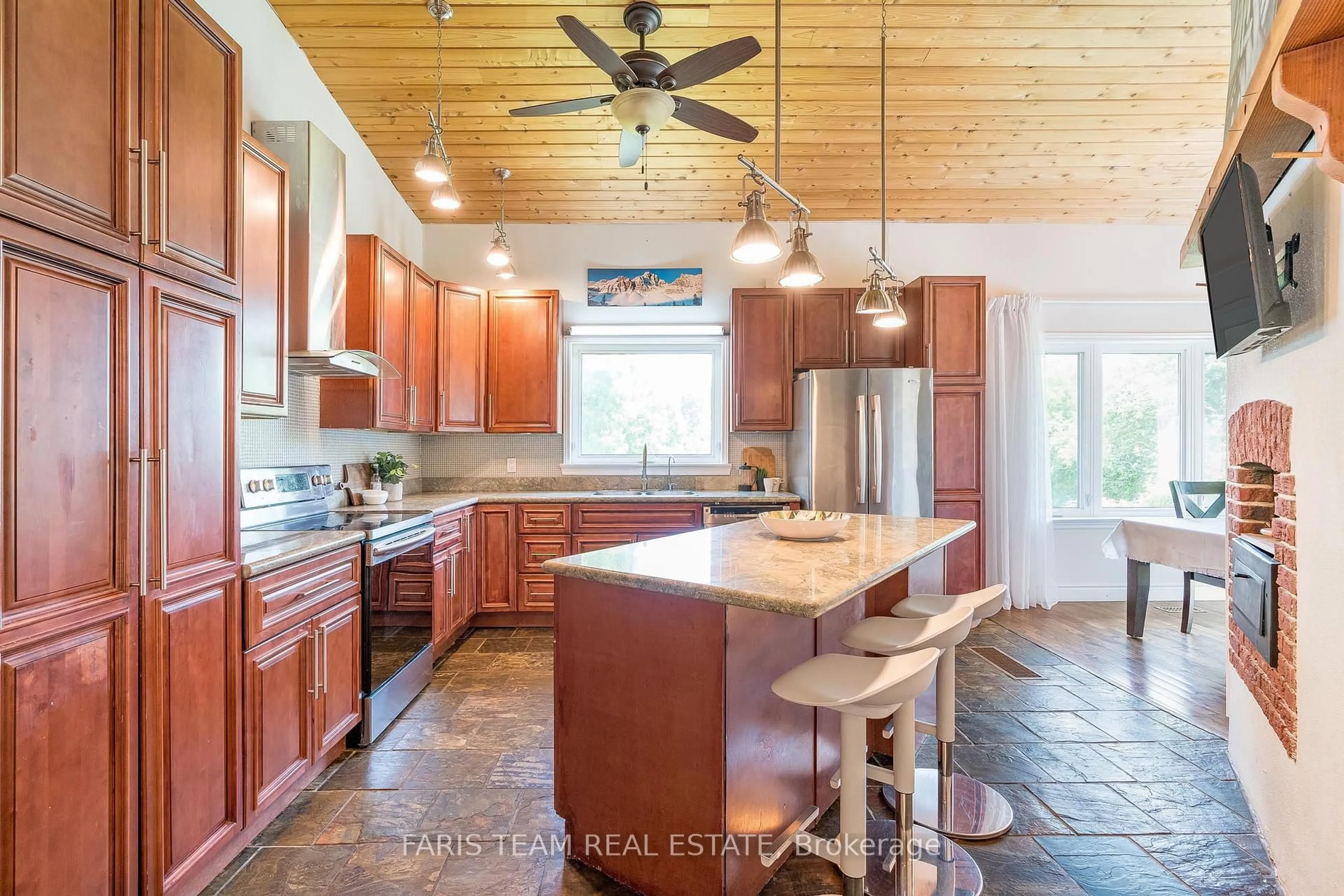 Open concept kitchen, ceramic/tile floor for 4328 Line 8, Oro-Medonte Ontario L0K 1E0