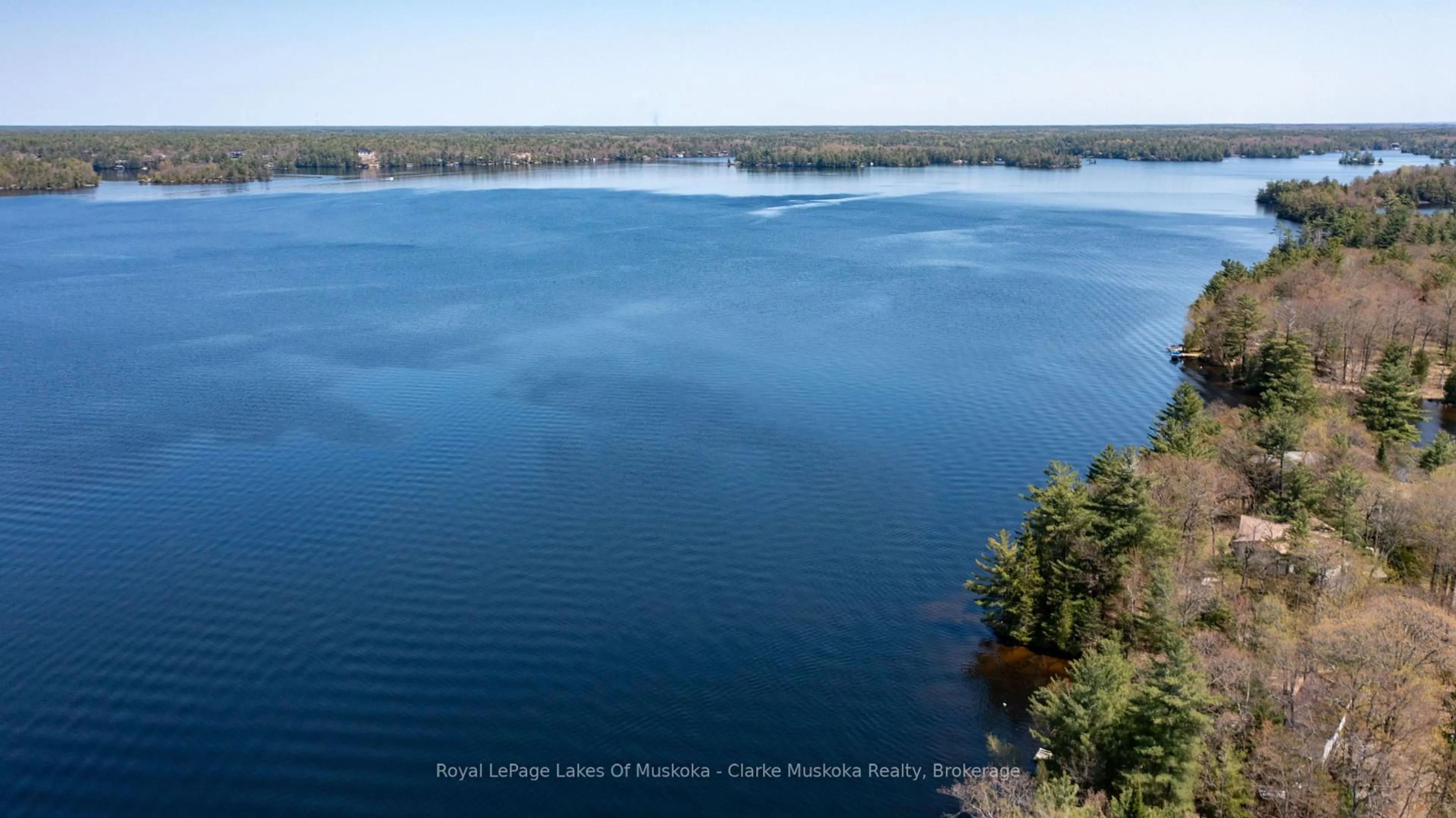 A pic from outside/outdoor area/front of a property/back of a property/a pic from drone, water/lake/river/ocean view for 185 WOODLAND Tr, Severn Ontario L0K 1S0